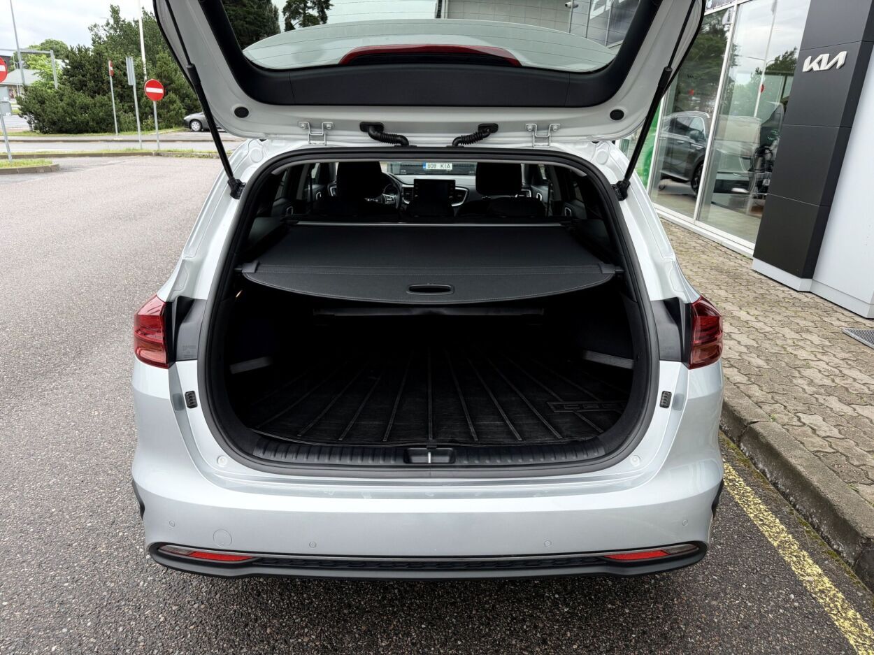 Kia cee'd Sportswagon 2022, photo 6/10
