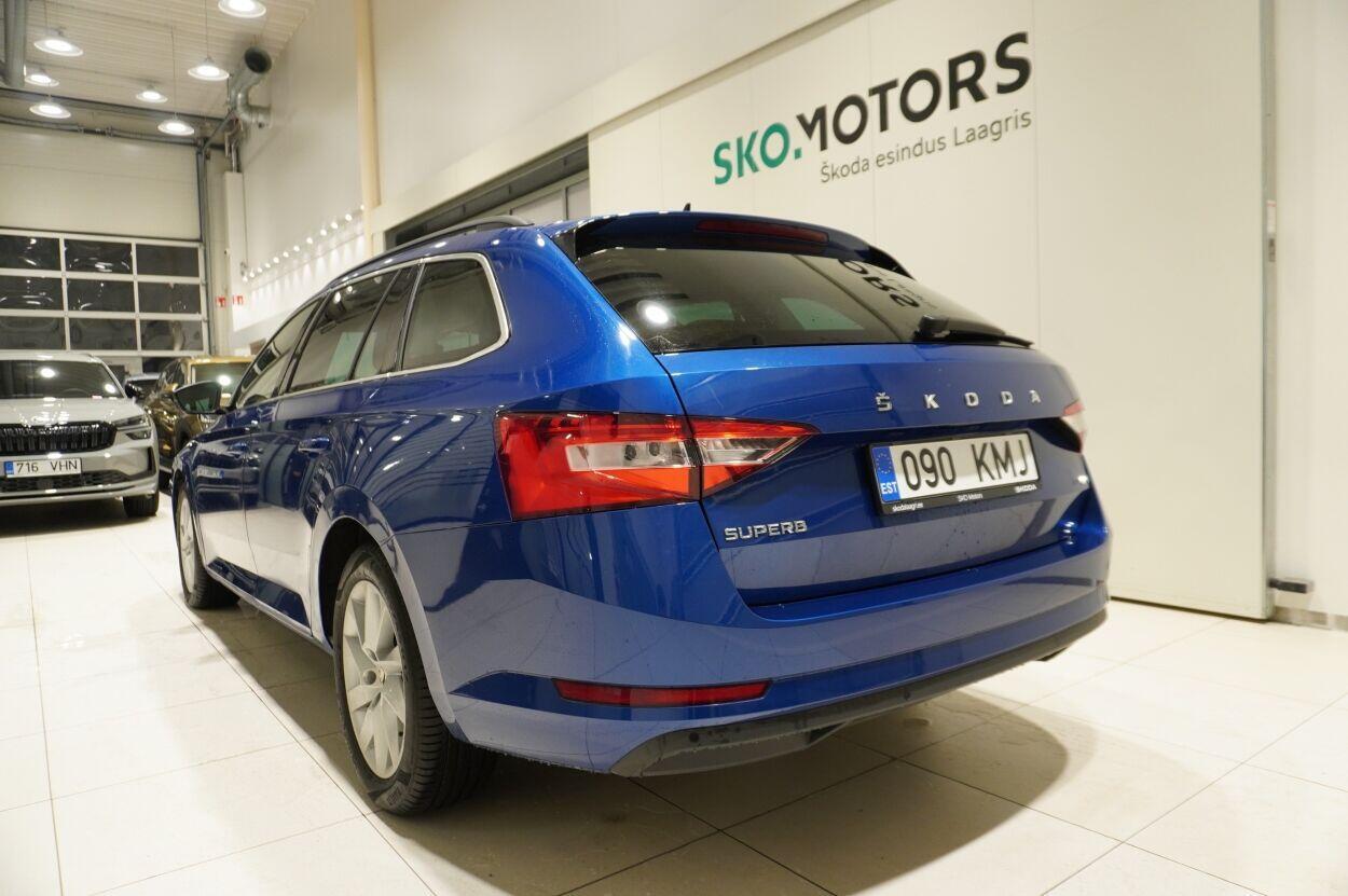 Škoda Superb 2021, photo 2/10