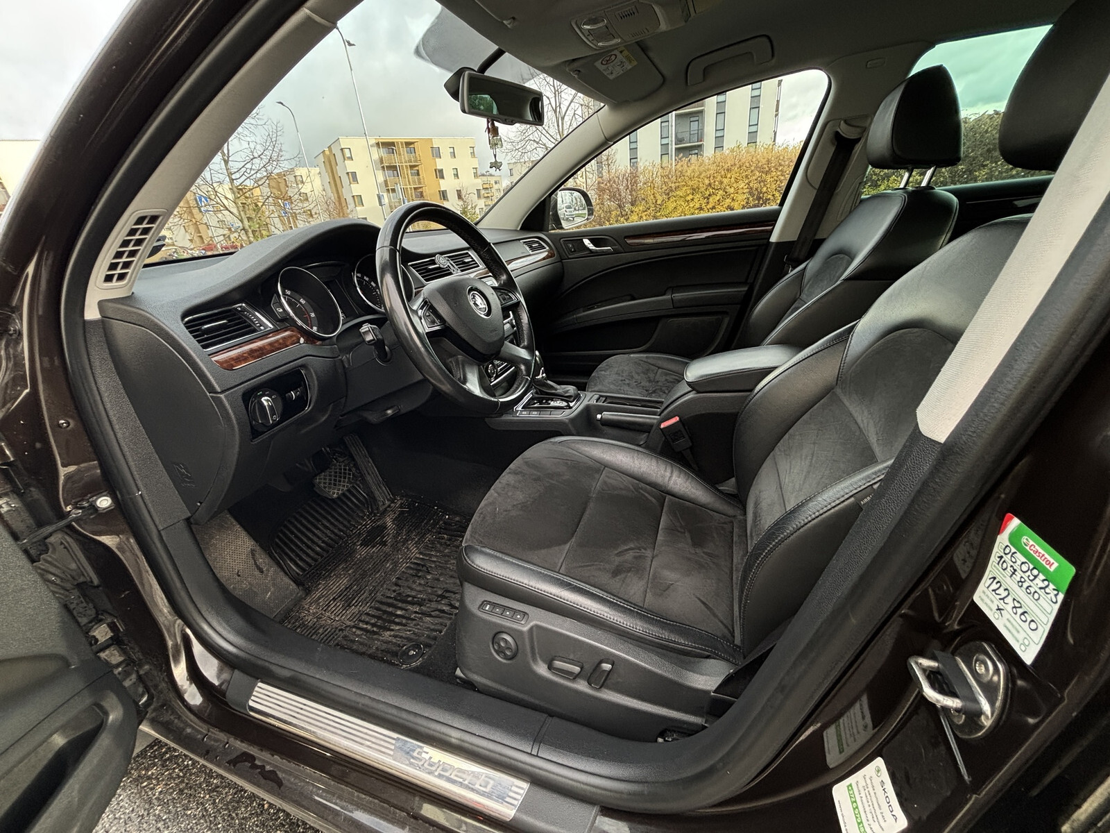Škoda Superb 2015, photo 5/6