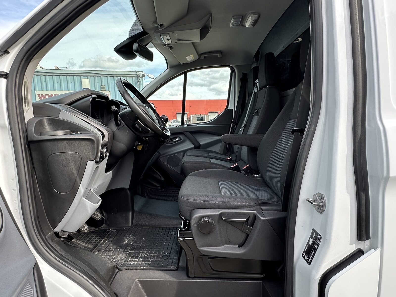 Ford Transit Custom 2017, kuva 3/17
