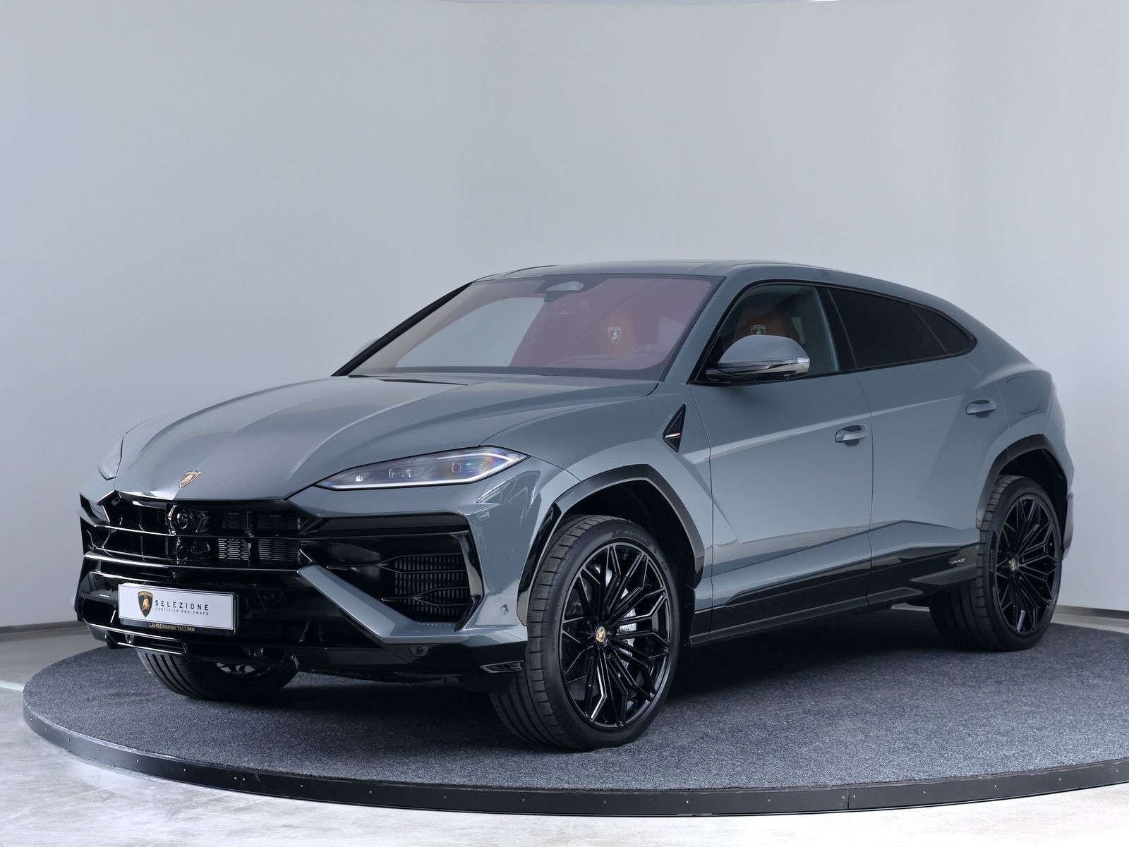 Lamborghini Urus 456kW
