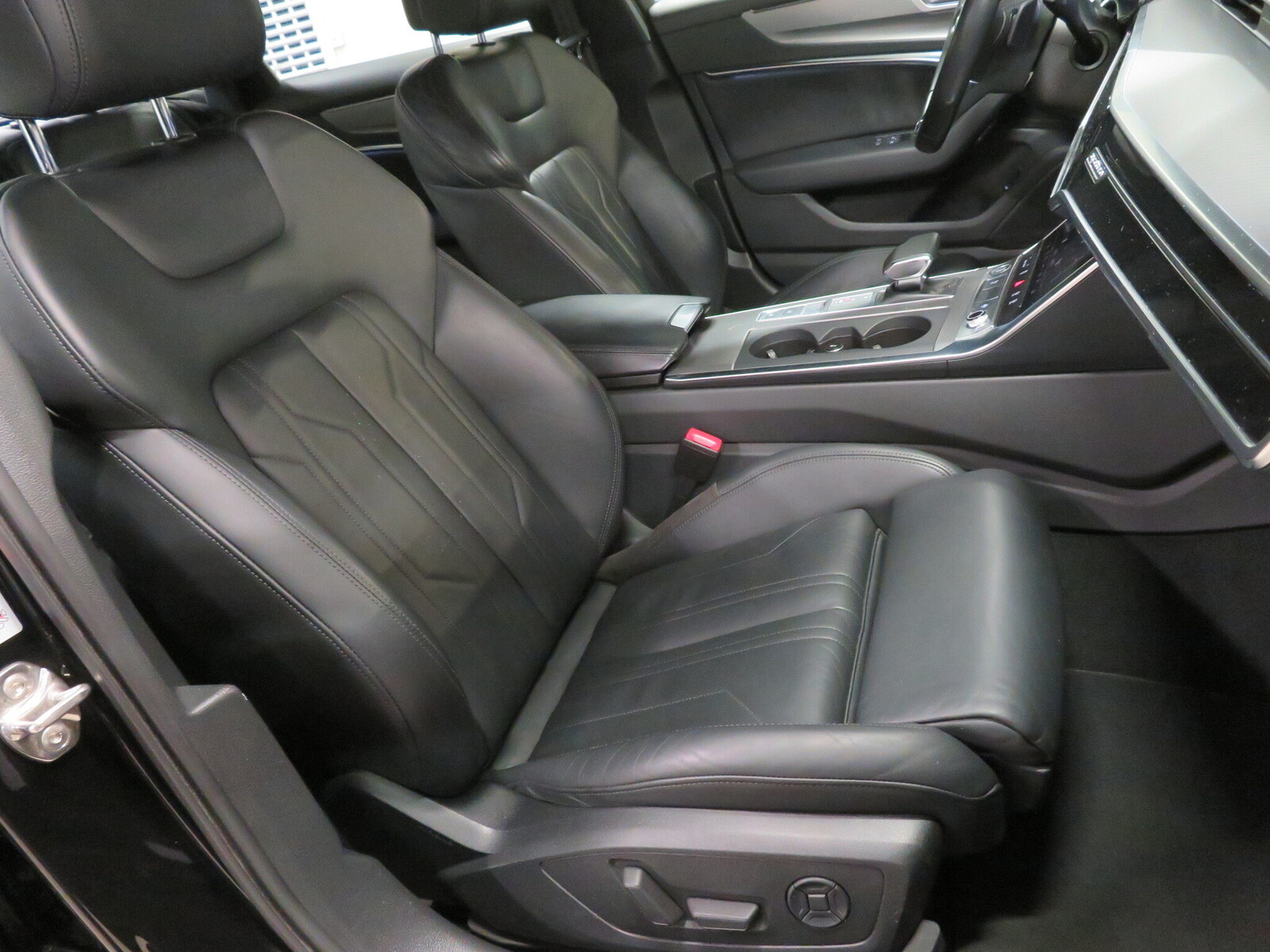 Audi A6 2019, photo 4/10