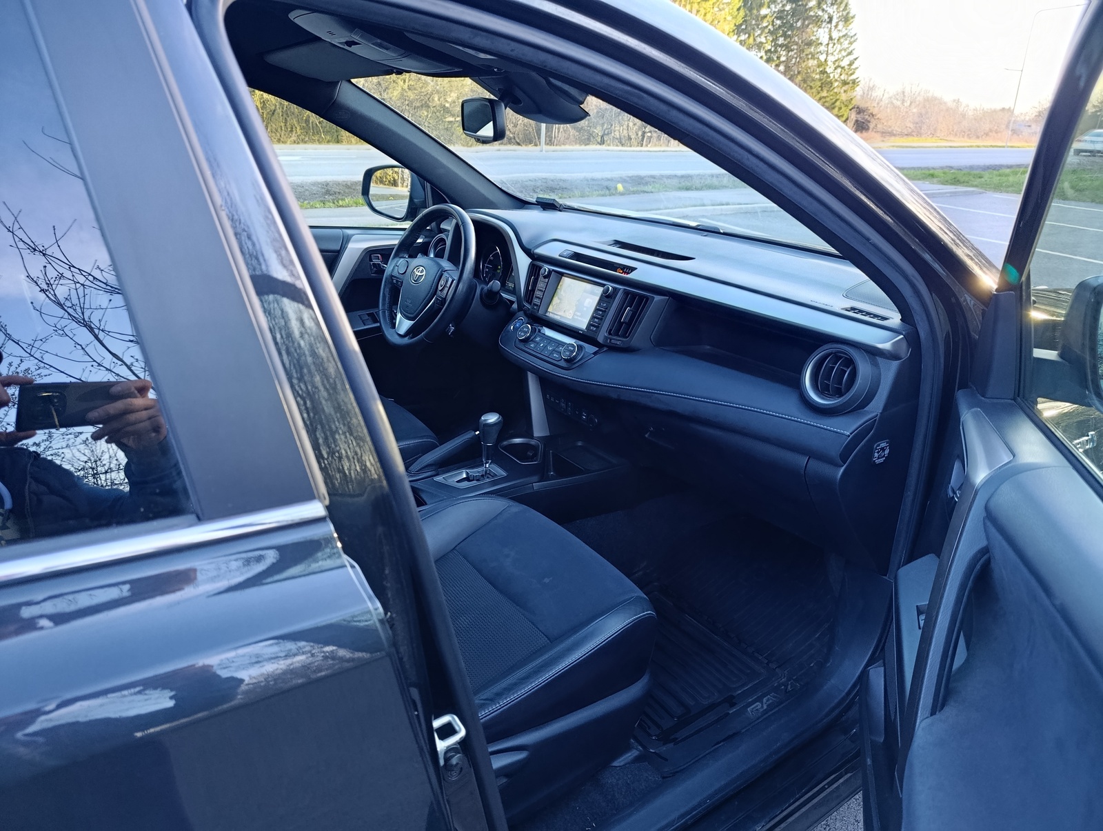 Toyota RAV4 2018, photo 6/10