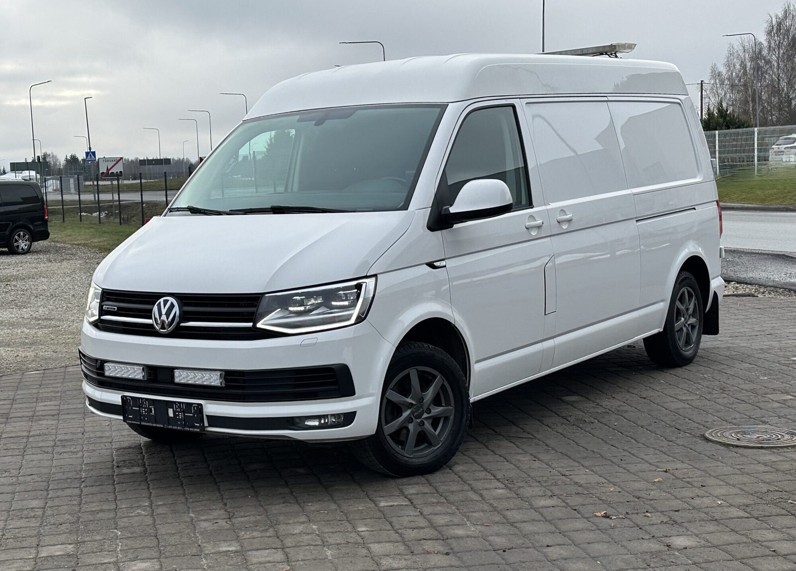Volkswagen Transporter 2018, kuva 2/21