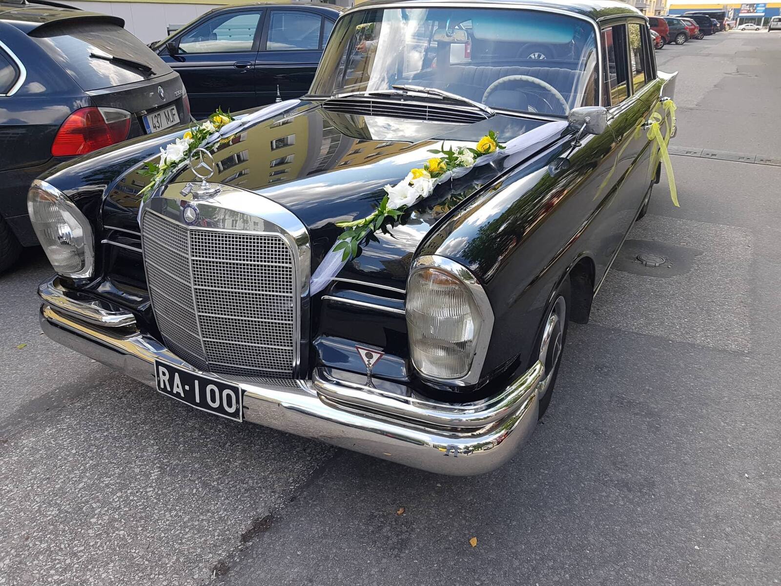 Mercedes-Benz 220