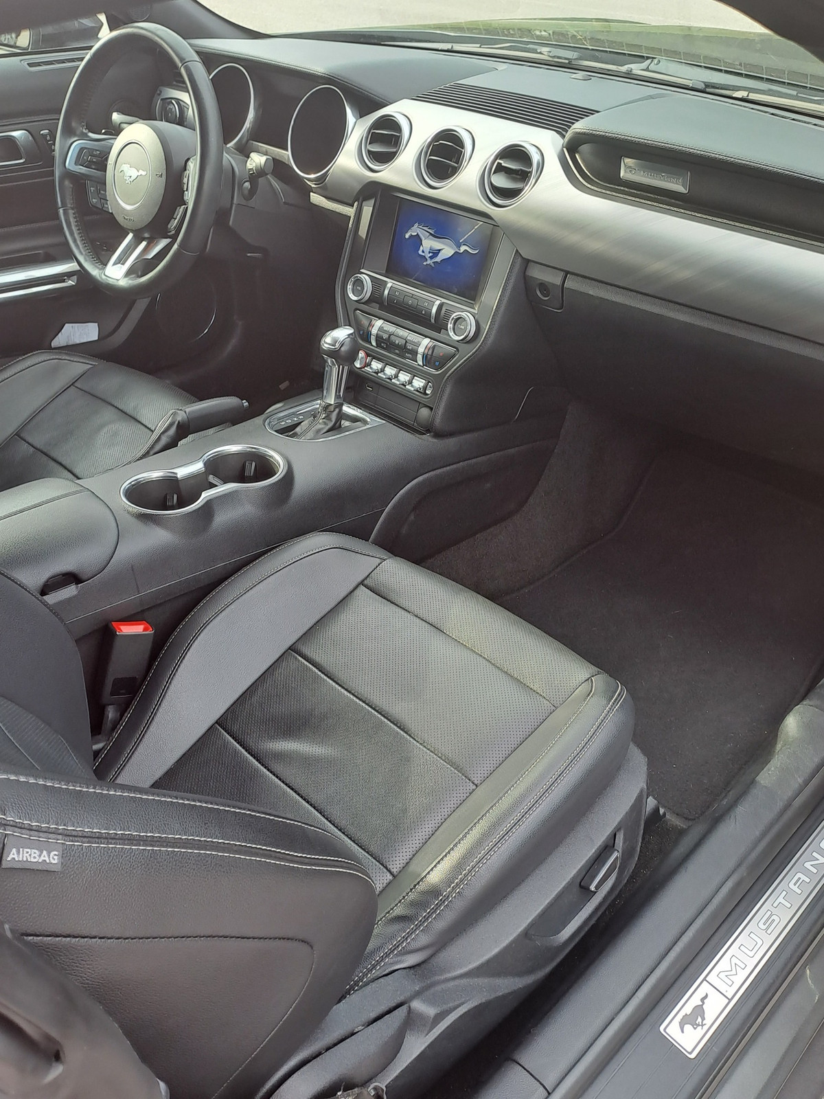 Ford Mustang 2018, kuva 7/17