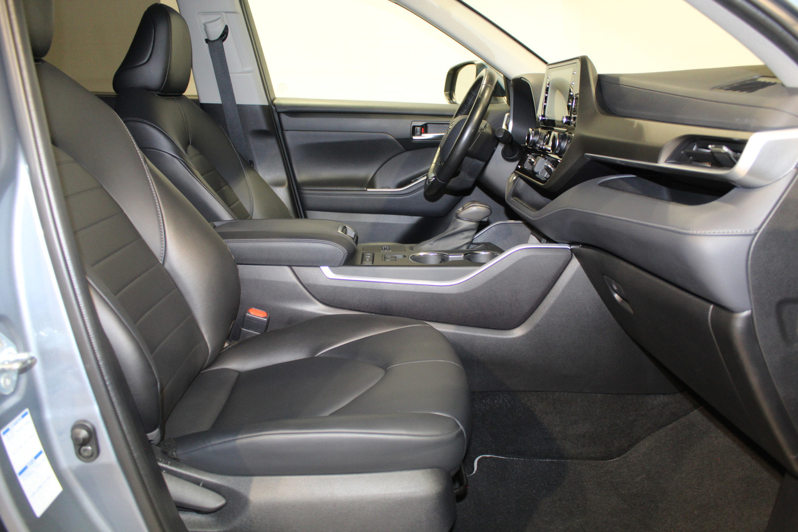 Toyota Highlander Luxury AWD 2.5 140kW 2021, kuva 6/26