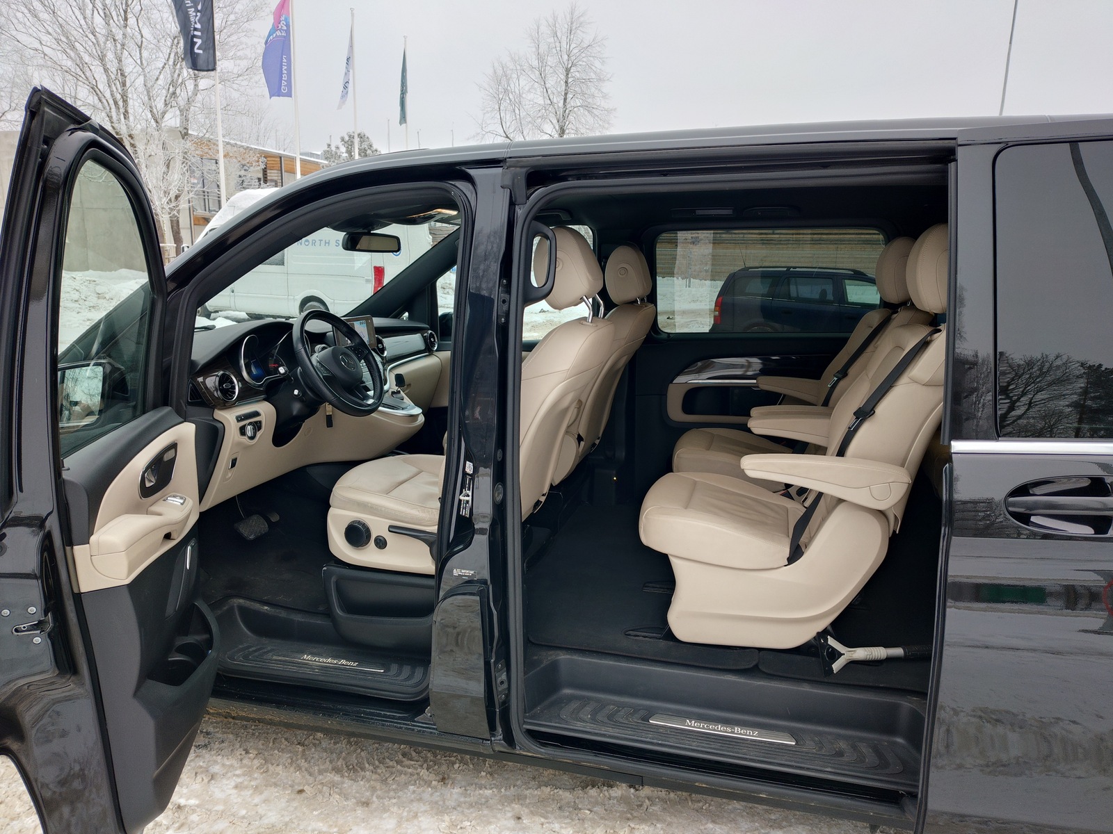 Mercedes-Benz V 250 2022, kuva 2/14