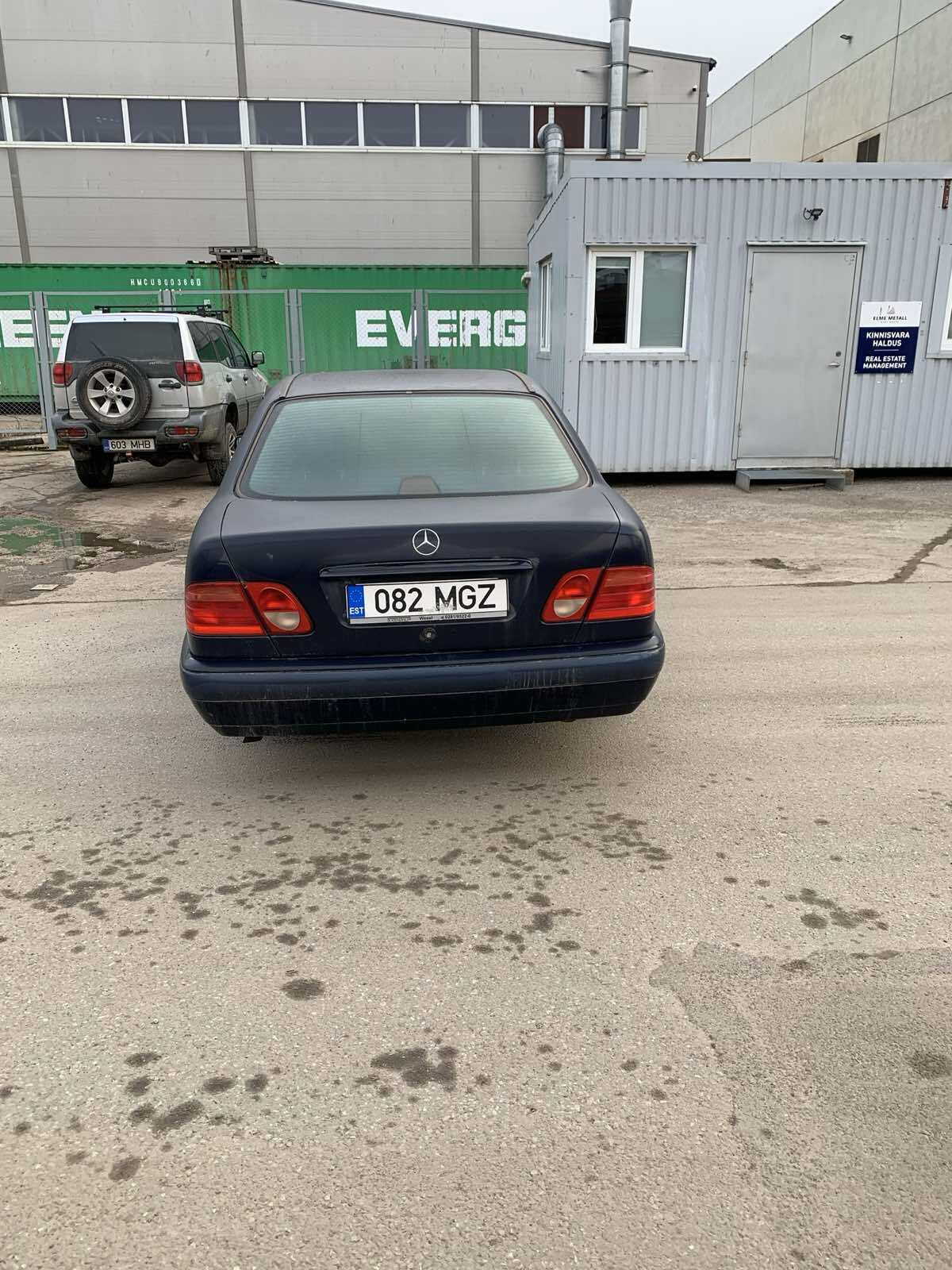 Mercedes-Benz E 200 1998, kuva 2/6