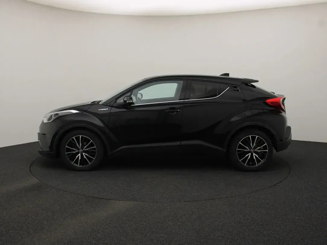 Toyota C-HR 2018, photo 6/33