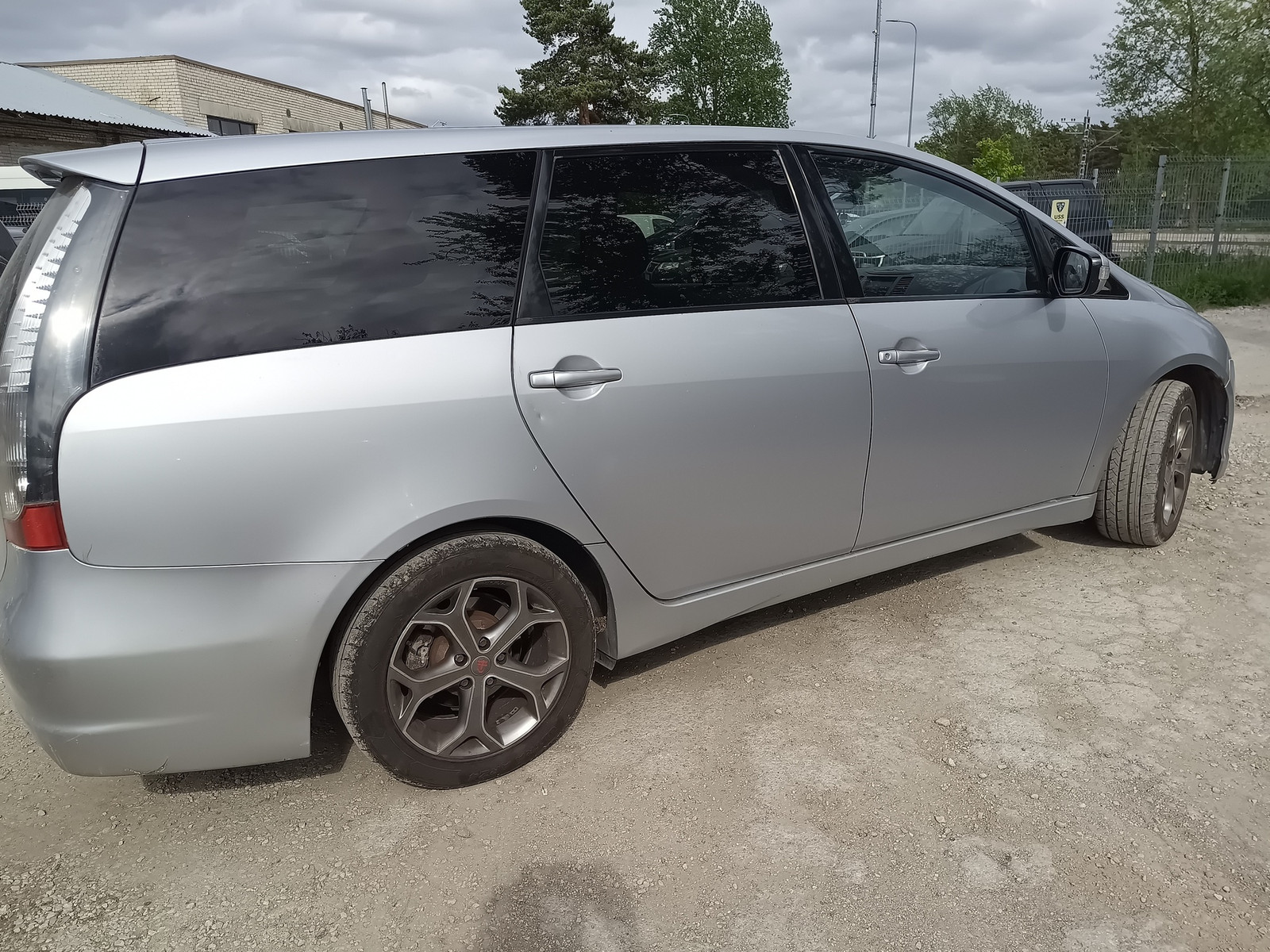 Mitsubishi Grandis 2005, photo 4/9