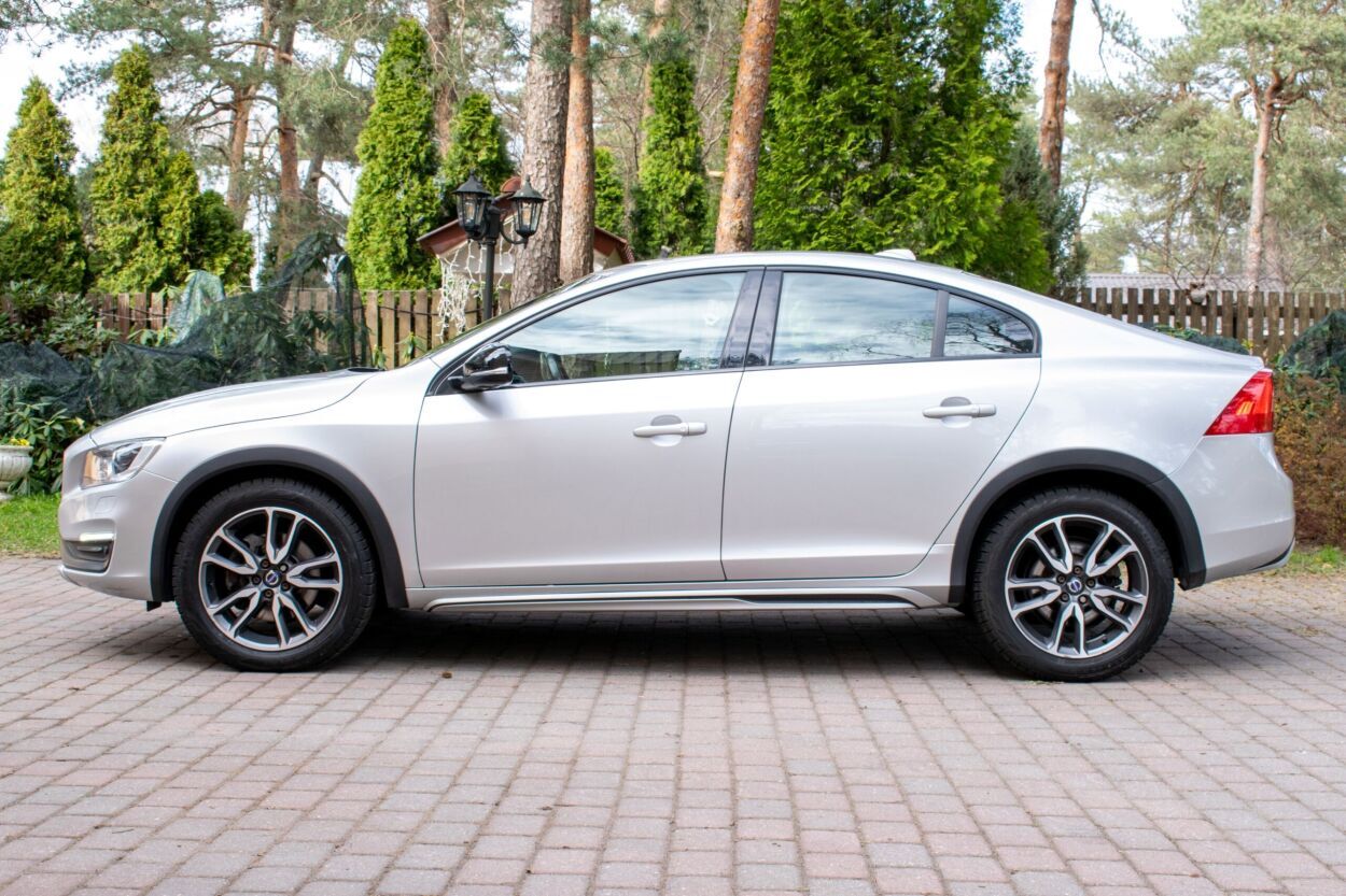 Volvo S60 Cross Country 2015, photo 6/17
