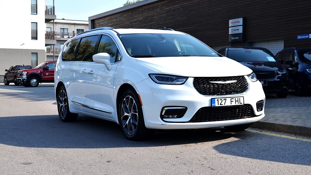 Chrysler Pacifica TOURING L 3.6 214kW 2020, photo 2/12