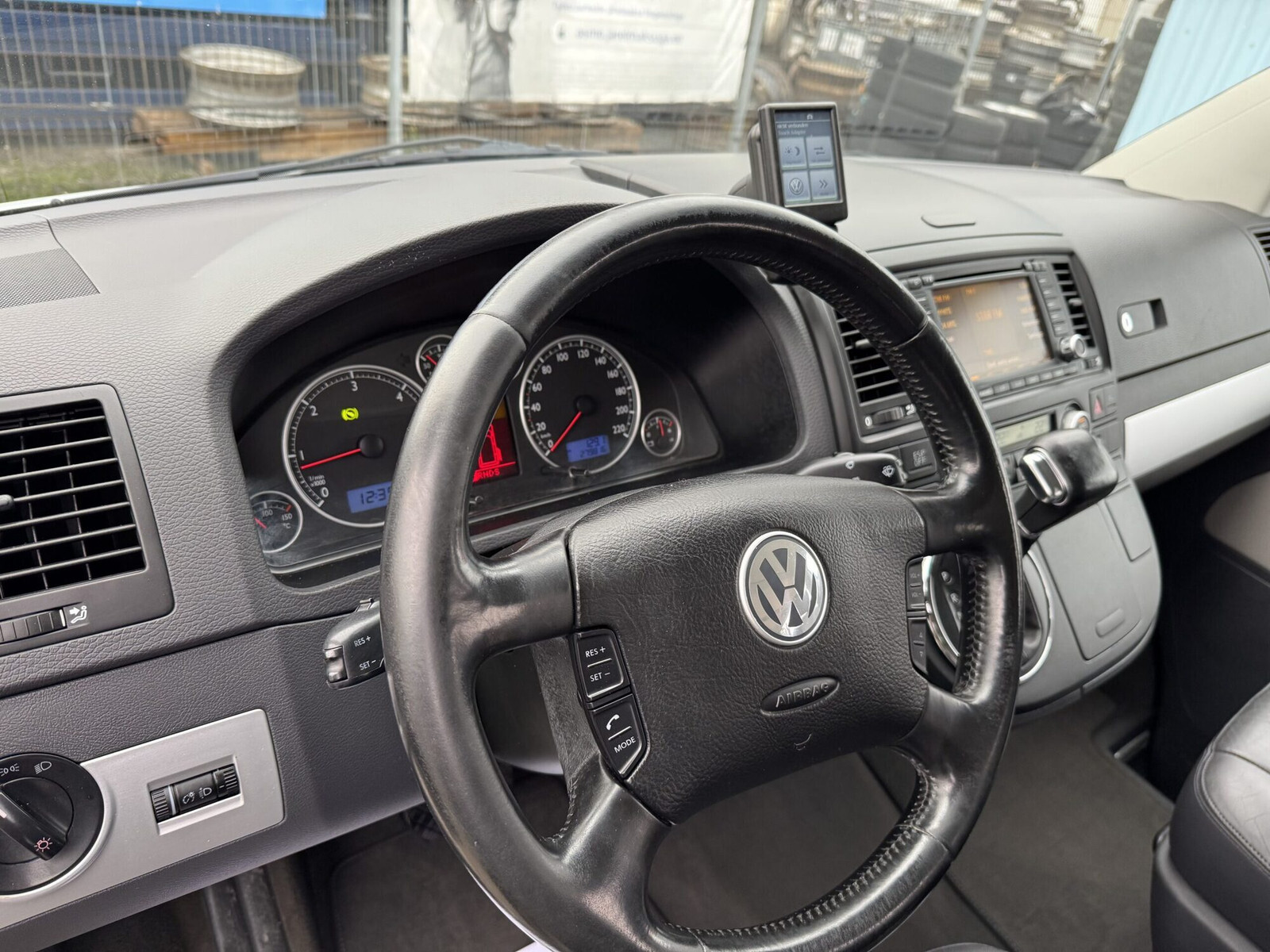 Volkswagen Multivan 2008, photo 6/10