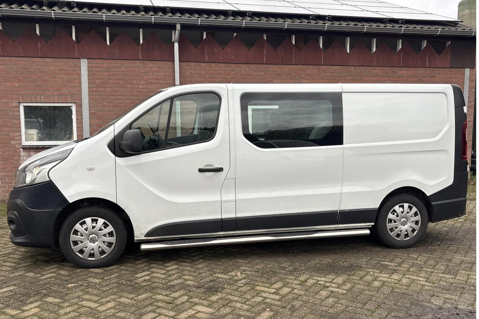 Renault Trafic 2016, photo 2/8