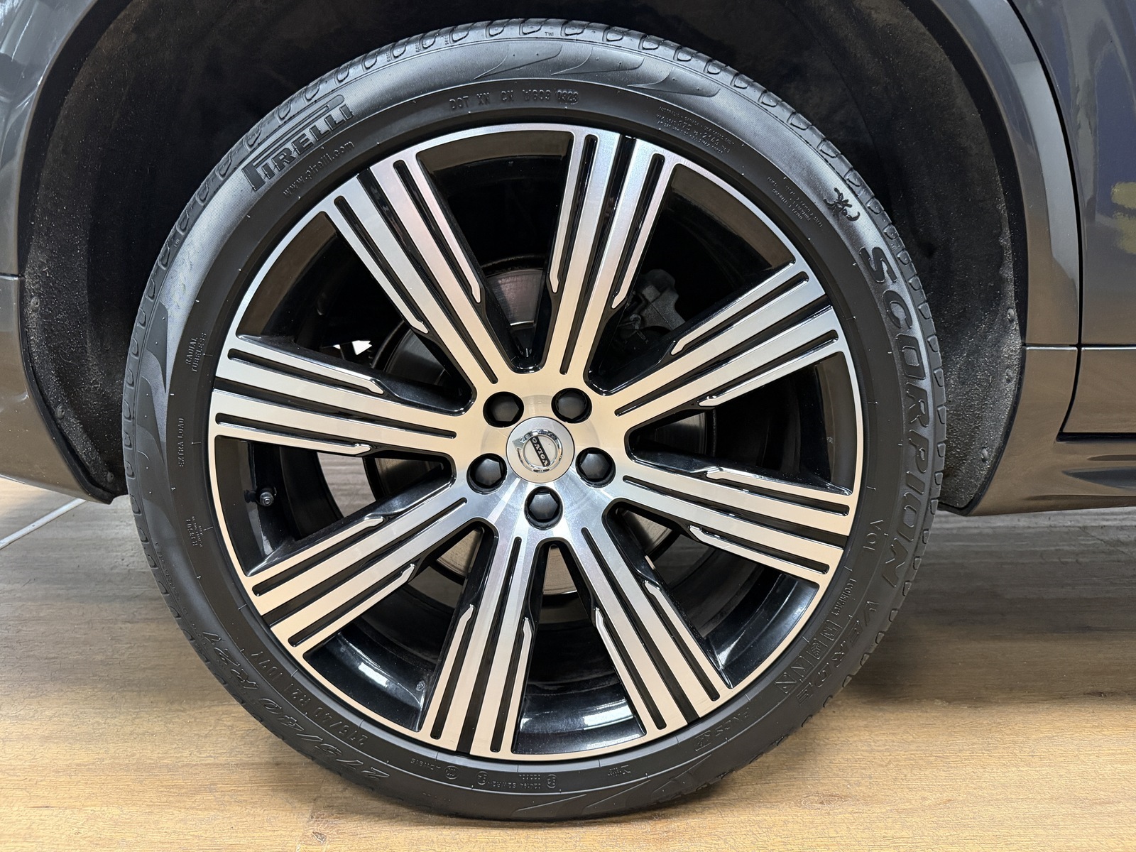 Volvo XC90 2023, photo 7/27