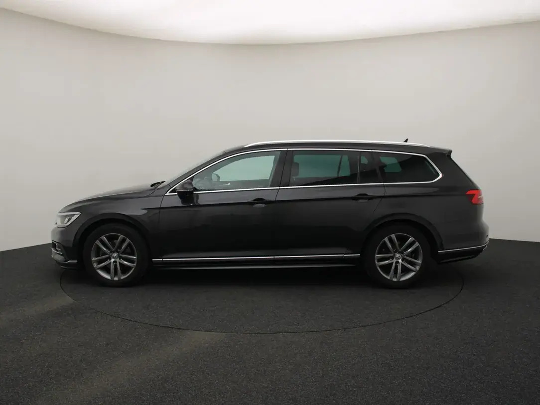 Volkswagen Passat 2017, photo 6/10