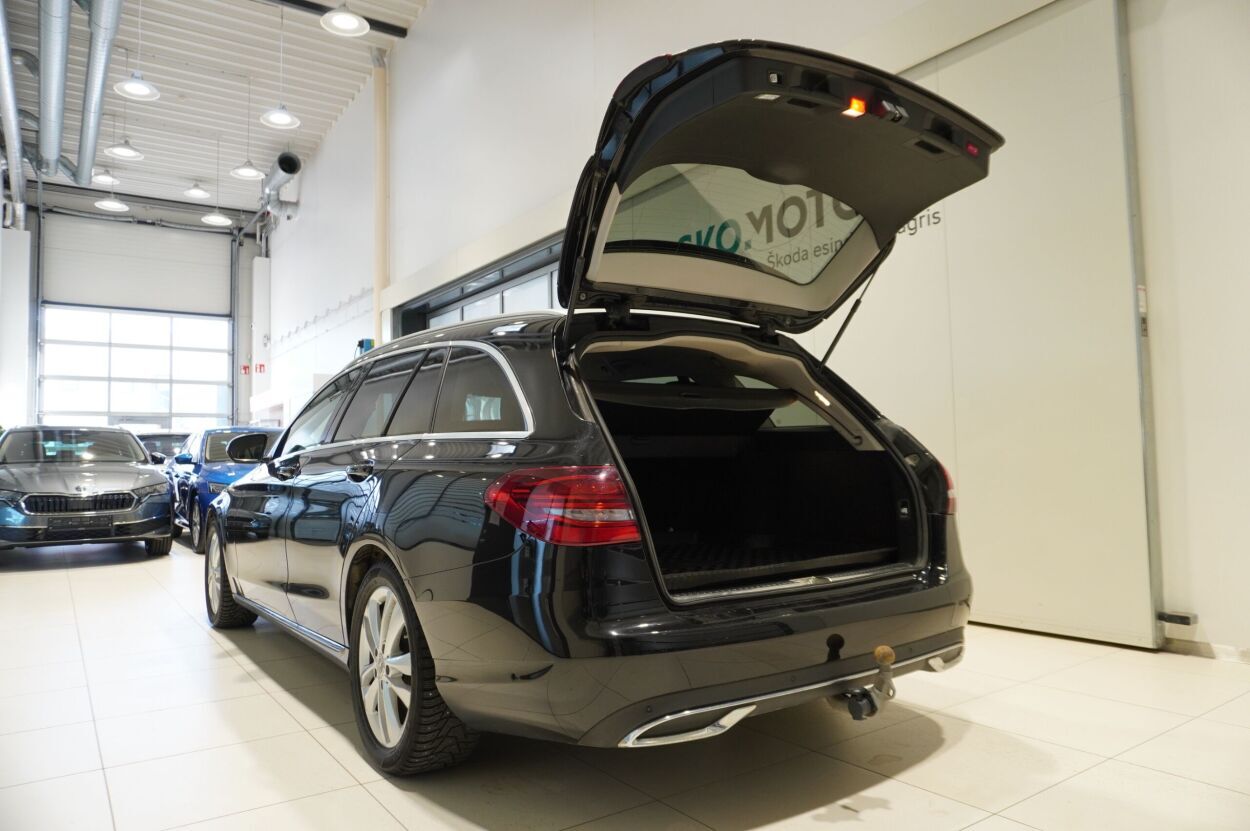 Mercedes-Benz C 200 2018, photo 6/10