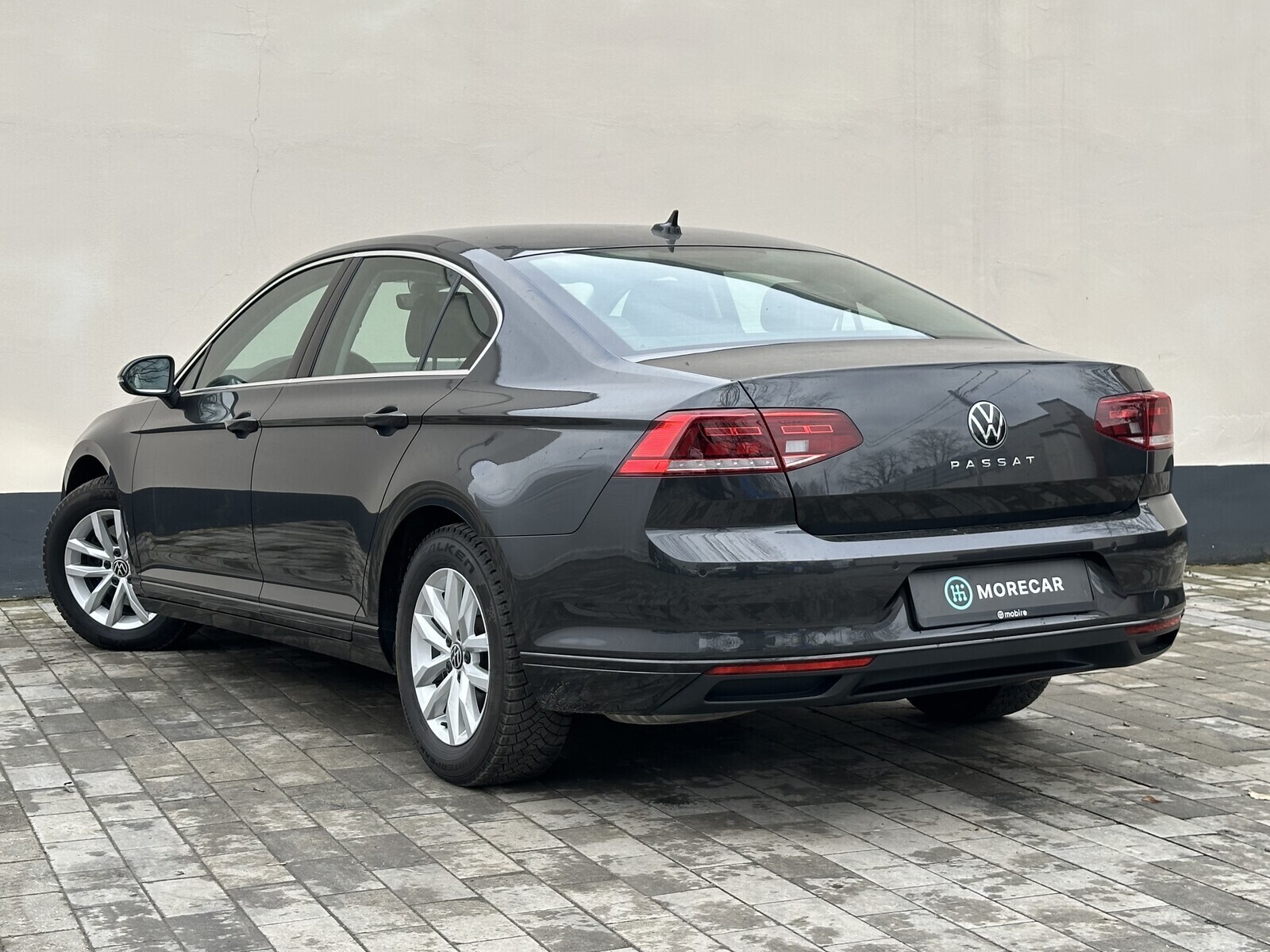 Volkswagen Passat 2023, photo 6/25