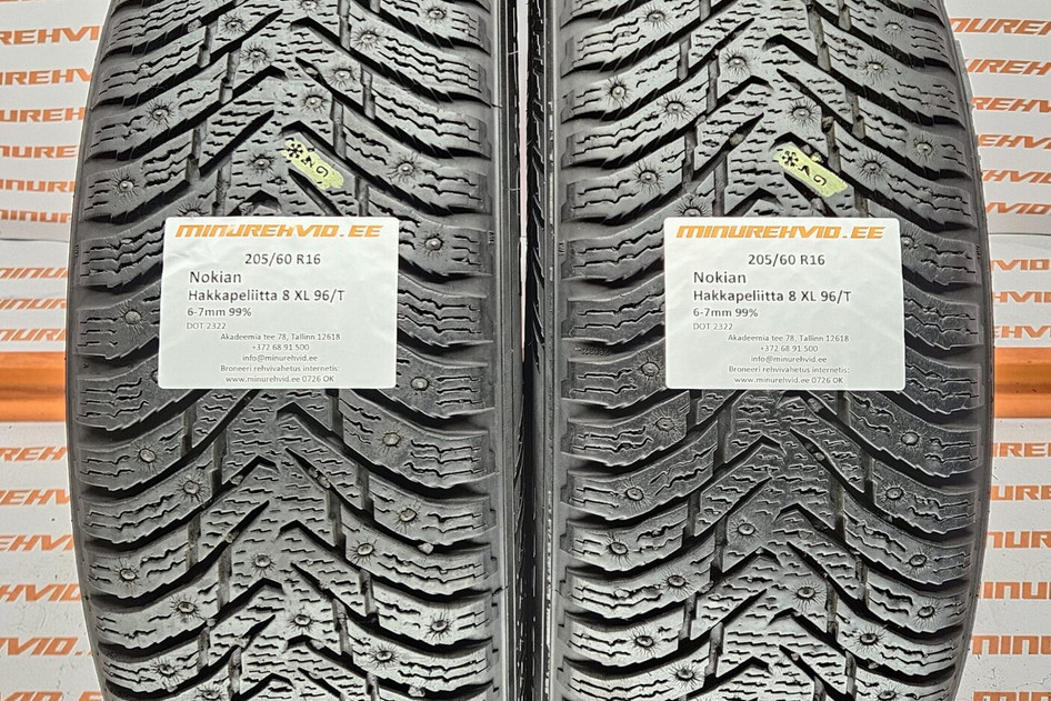 Used studded tire 205/60R16 Nokian Hakkapeliitta 8 XL 96/T 2322