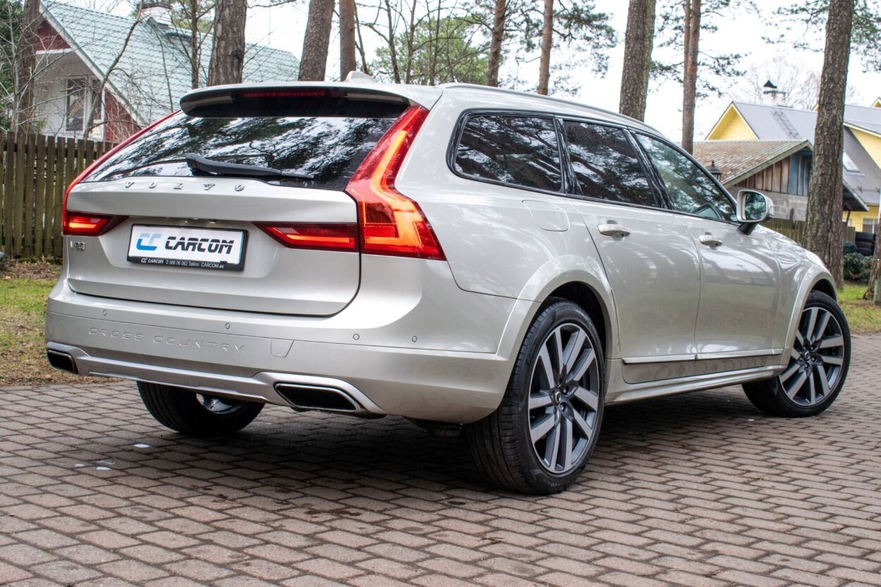 Volvo V90 Cross Country 2017, kuva 2/18