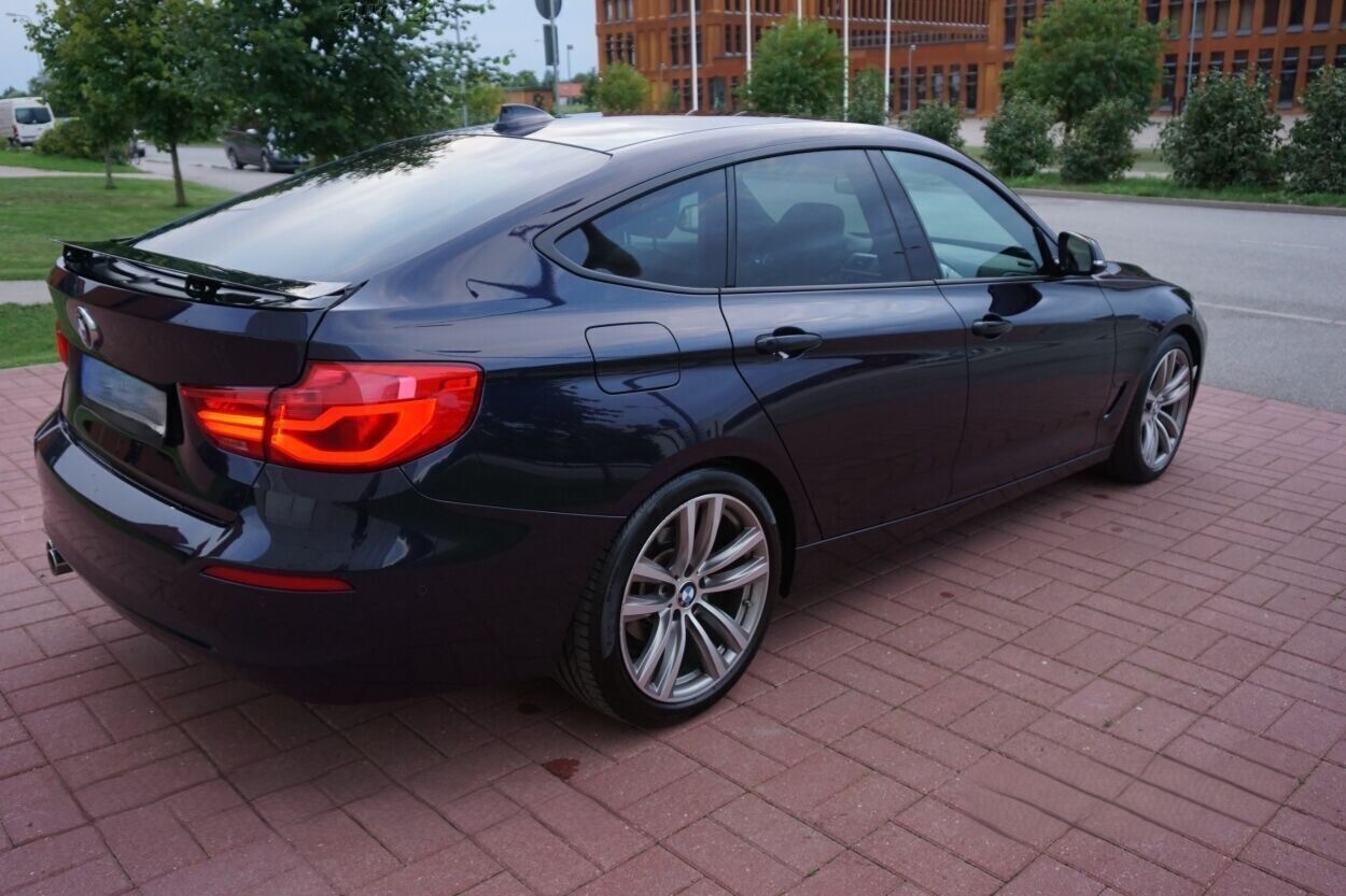 BMW 325 2016, photo 7/16