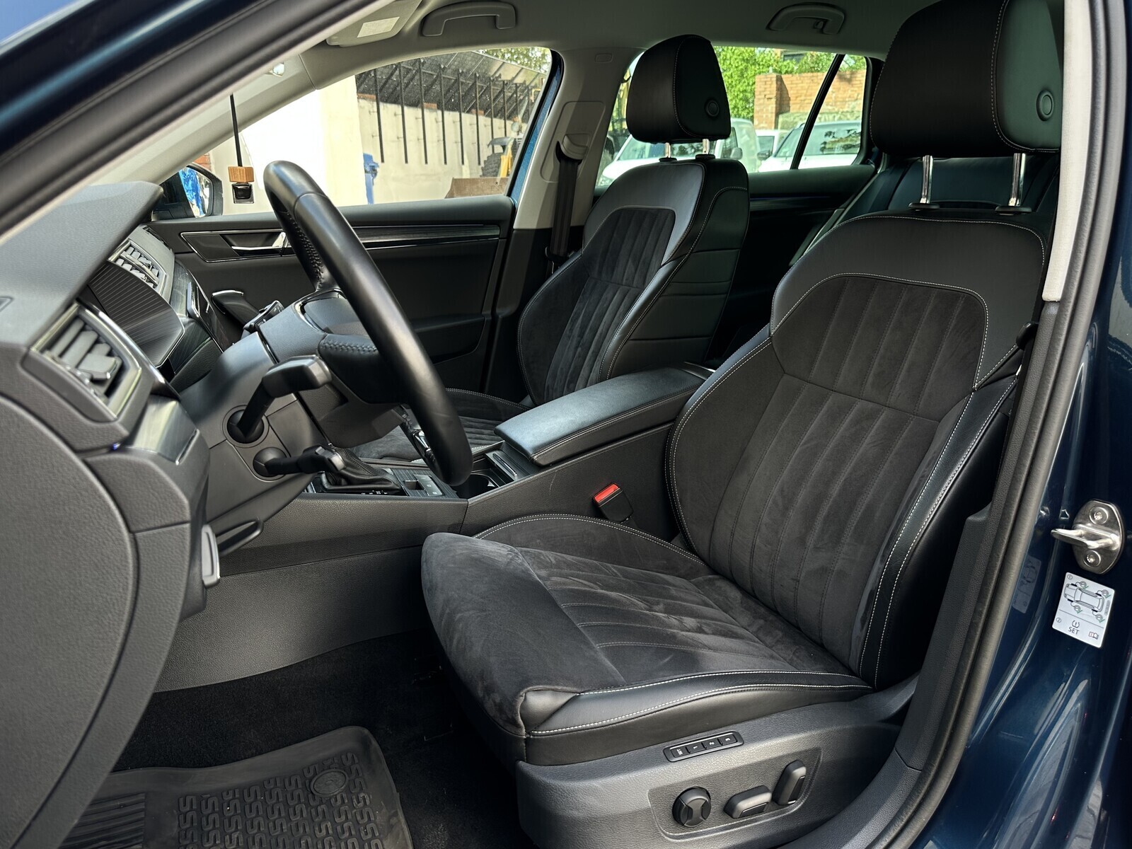 Škoda Superb 2022, photo 7/29