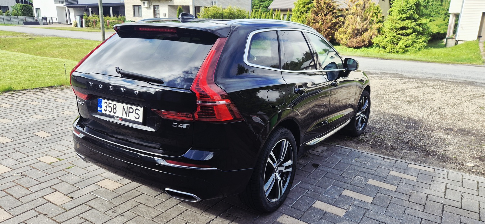 Volvo XC60 2017, photo 3/10