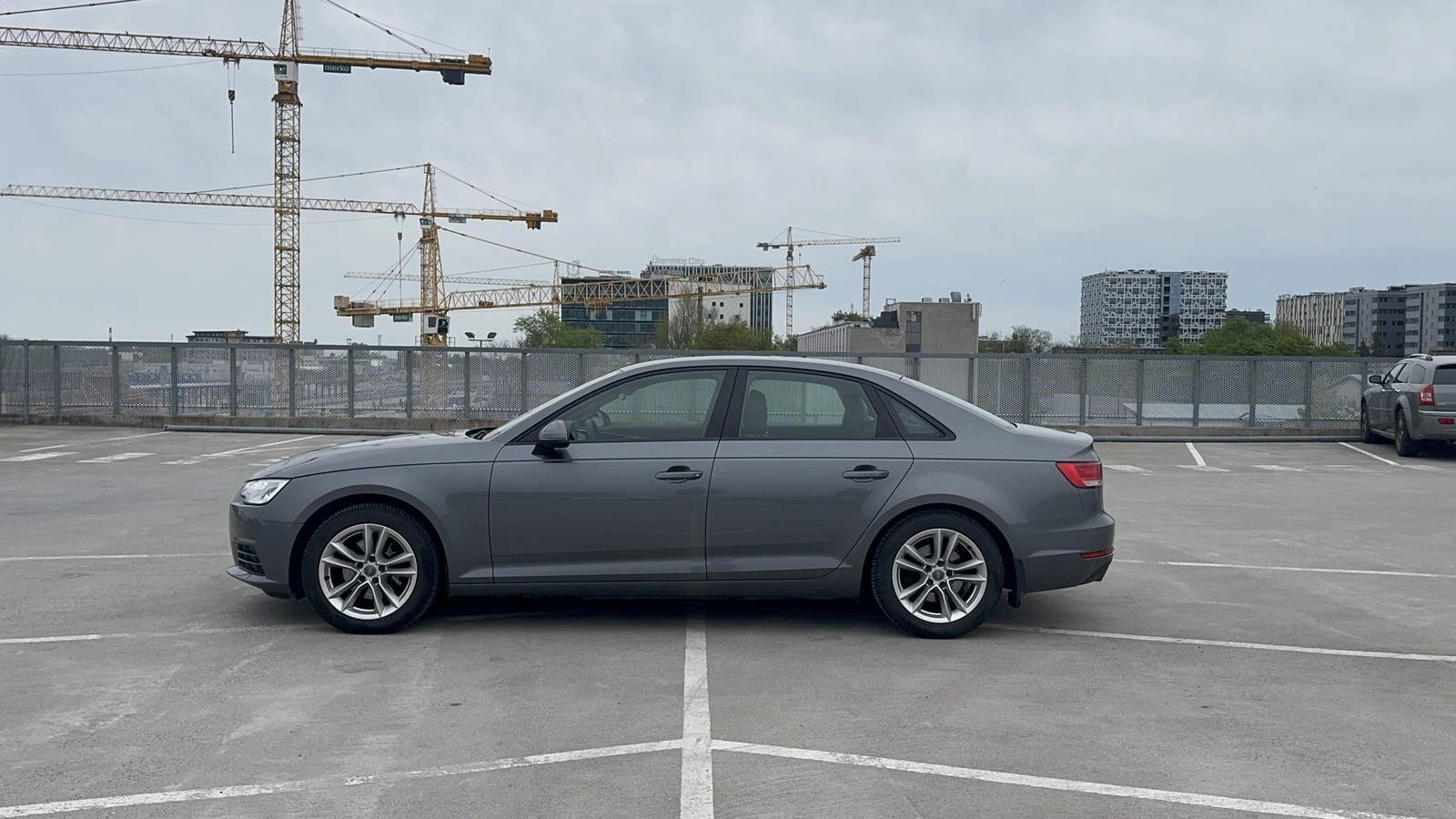Audi A4 2017, photo 4/14