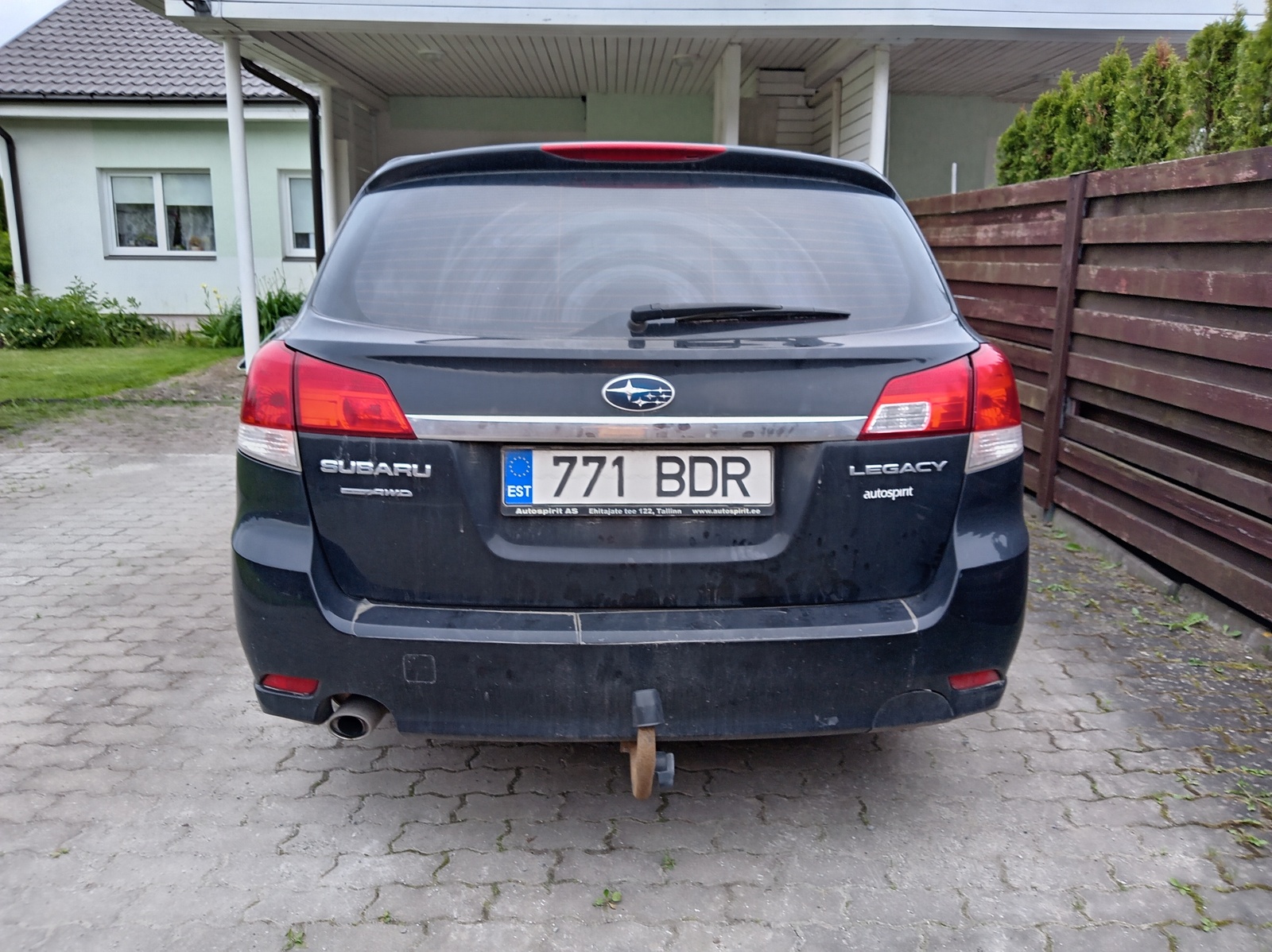 Subaru Legacy 2011, photo 3/5