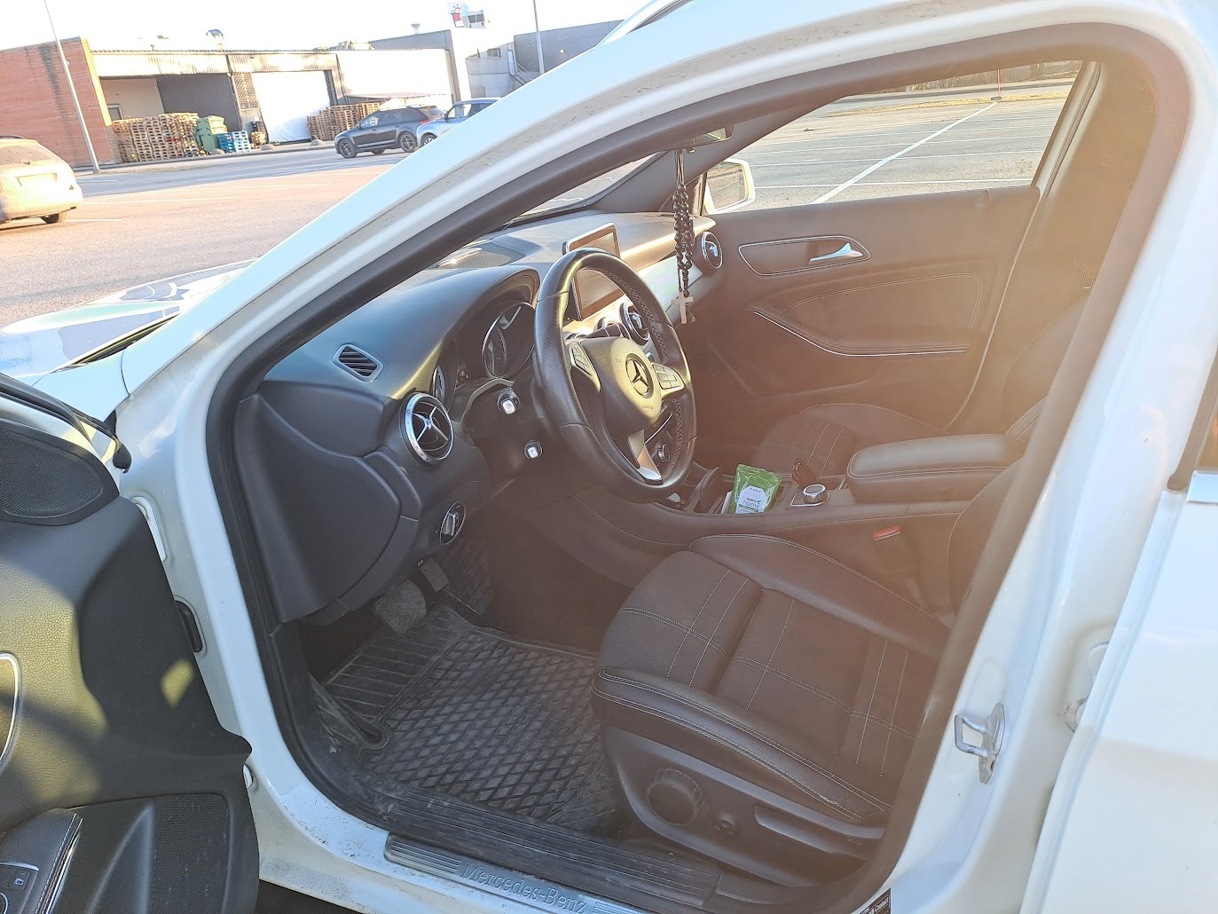 Mercedes-Benz GLA 180 2016, kuva 7/12