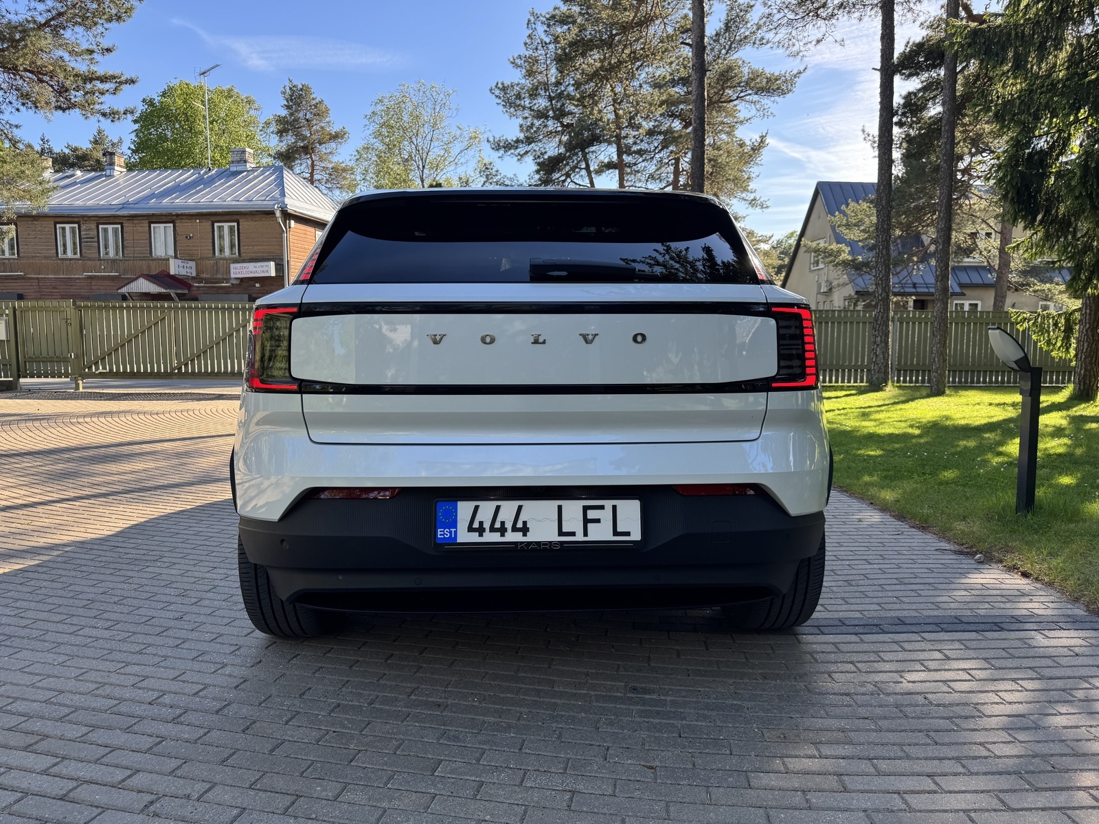 Volvo EX30 2024, photo 7/17