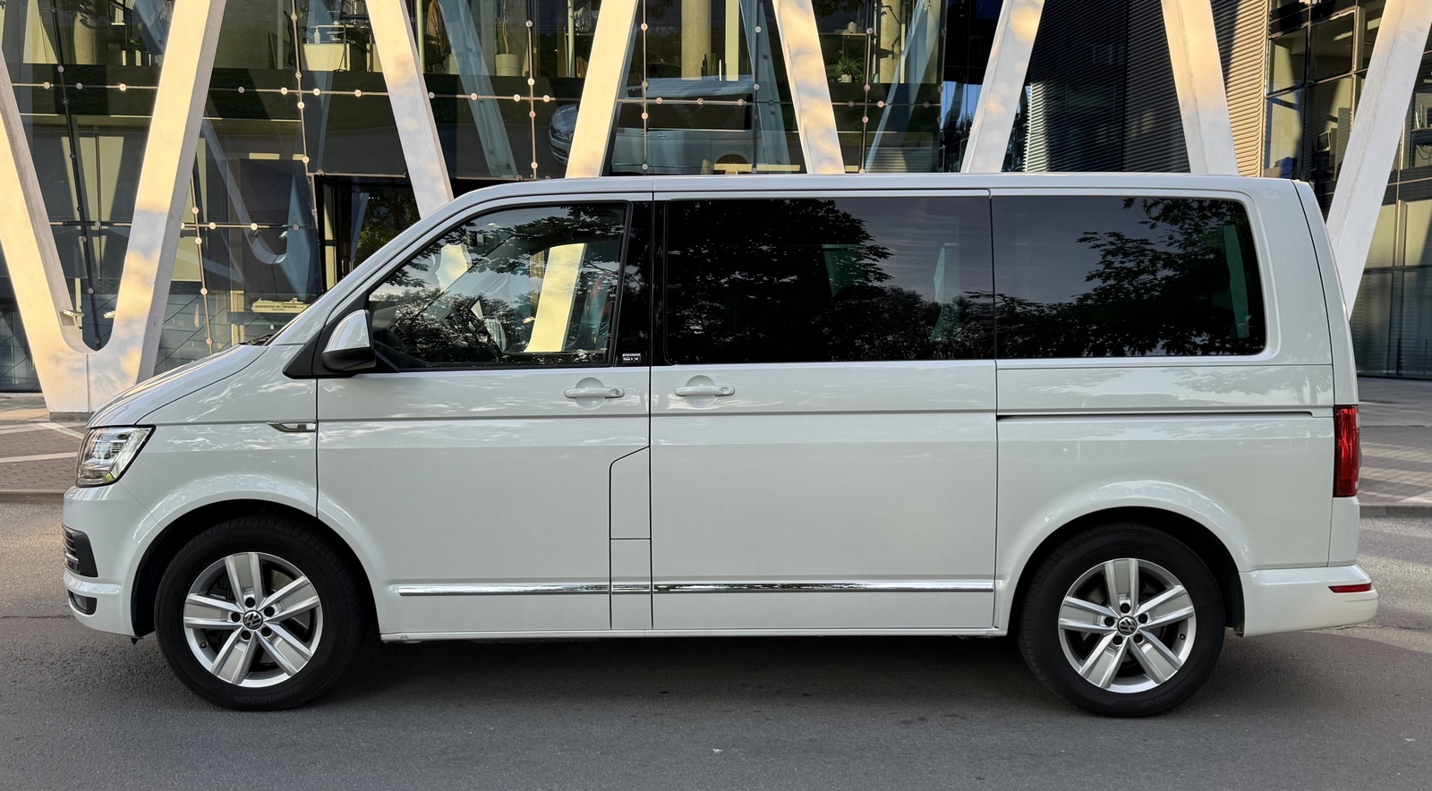 Volkswagen Multivan 2016, kuva 5/37