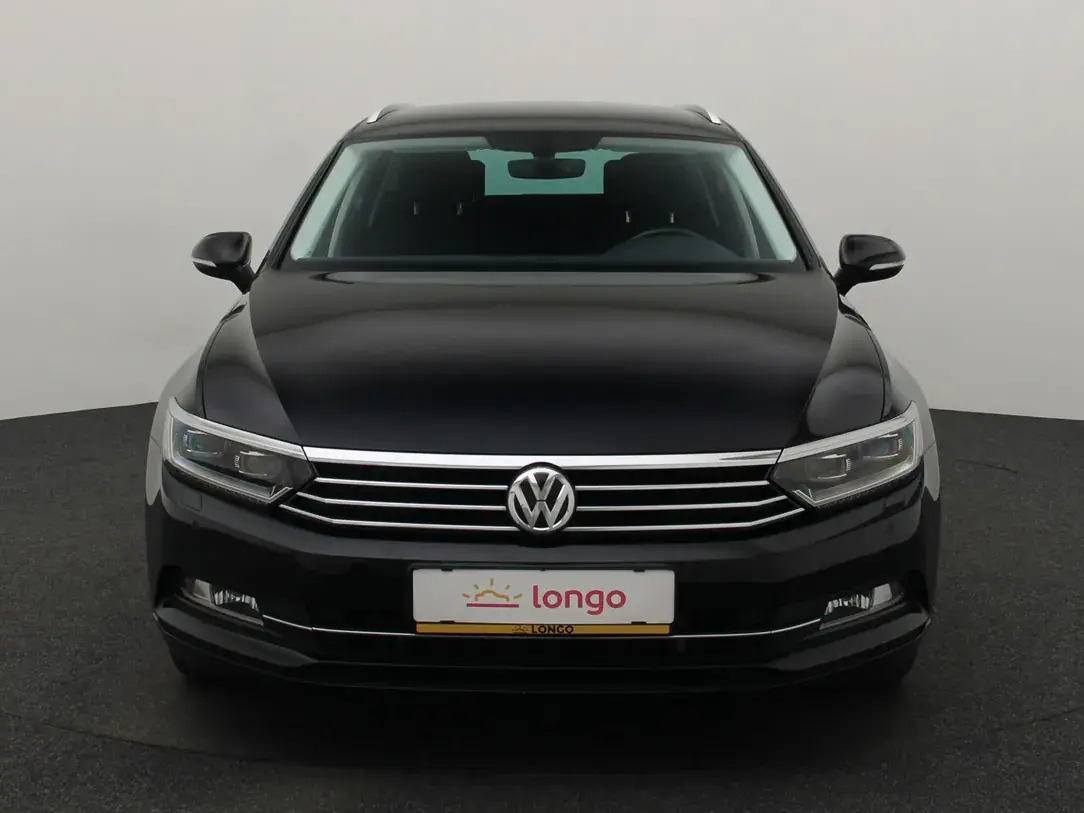 Volkswagen Passat 2019, photo 3/10