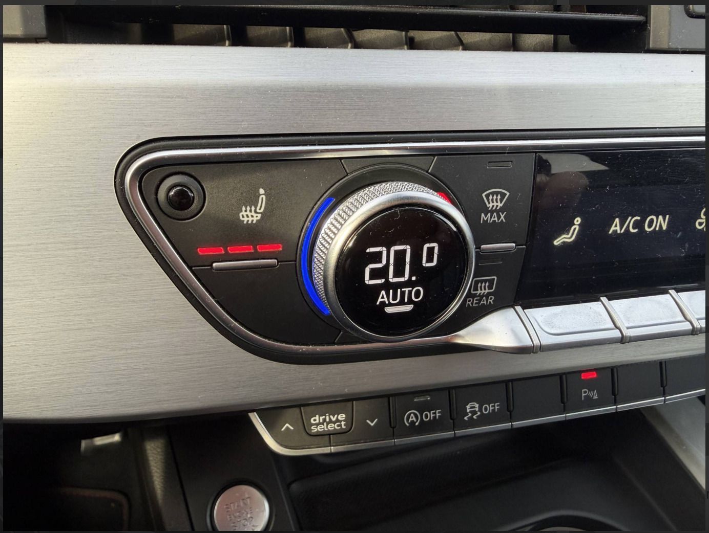 Audi A4 2016, photo 6/12