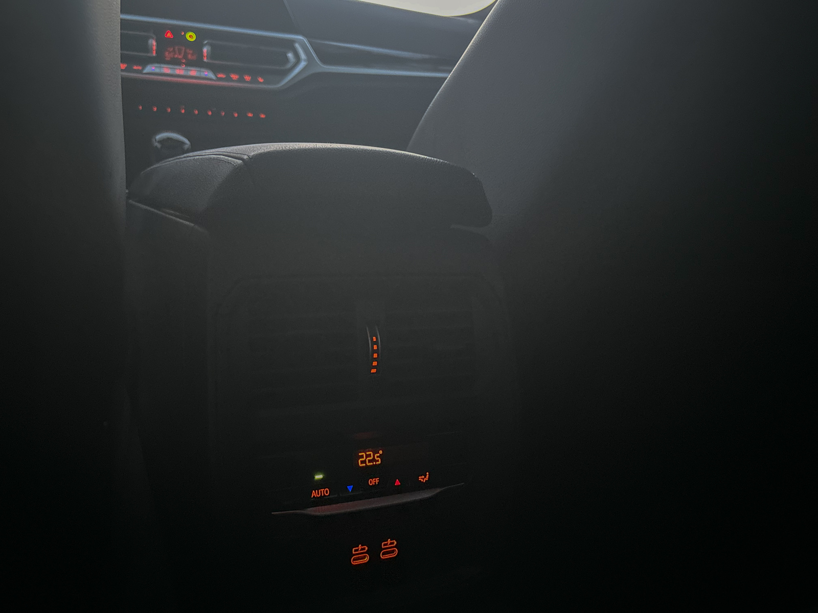 BMW 320 2020, photo 6/11