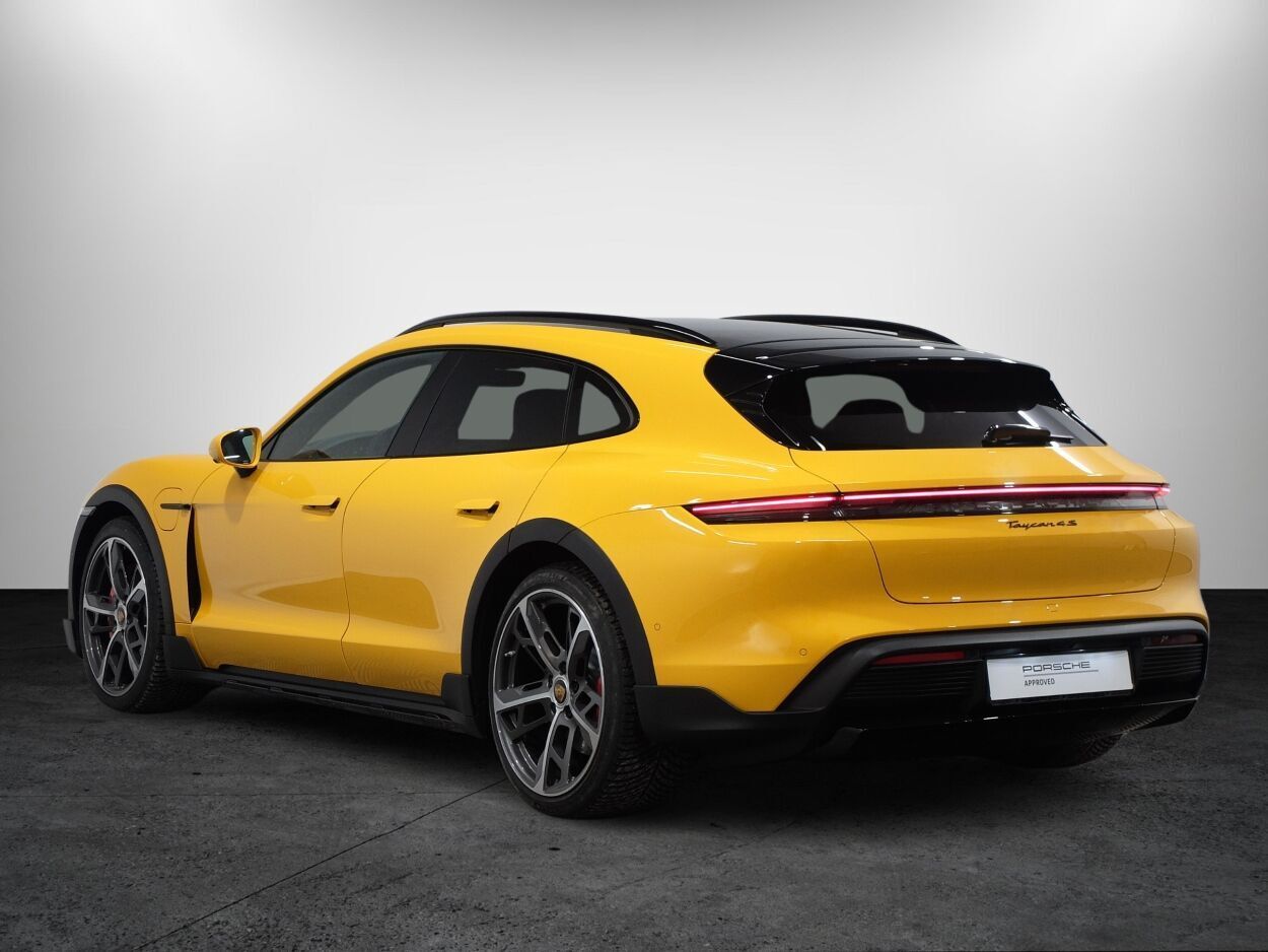 Porsche Taycan 2023, photo 6/30