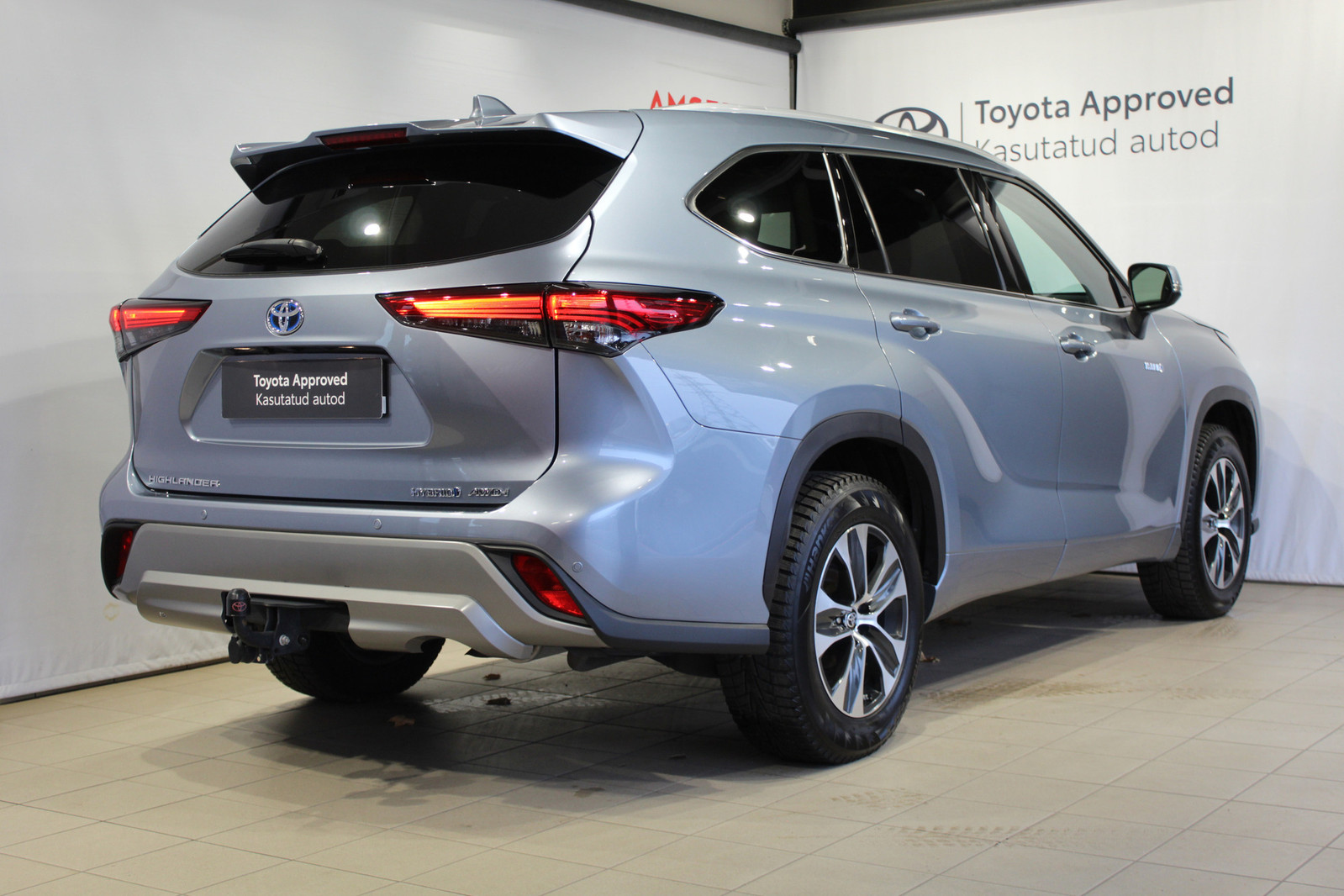Toyota Highlander Luxury AWD 2.5 140kW 2021, kuva 2/26