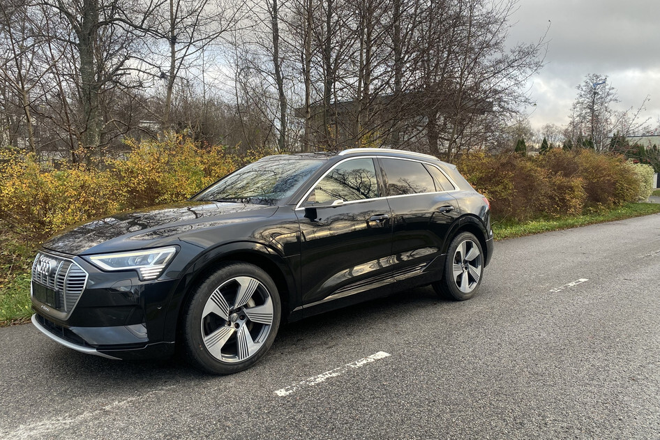 Audi e-tron, 2019, 158 kW, elektra, automātiskā, pilnpiedziņa