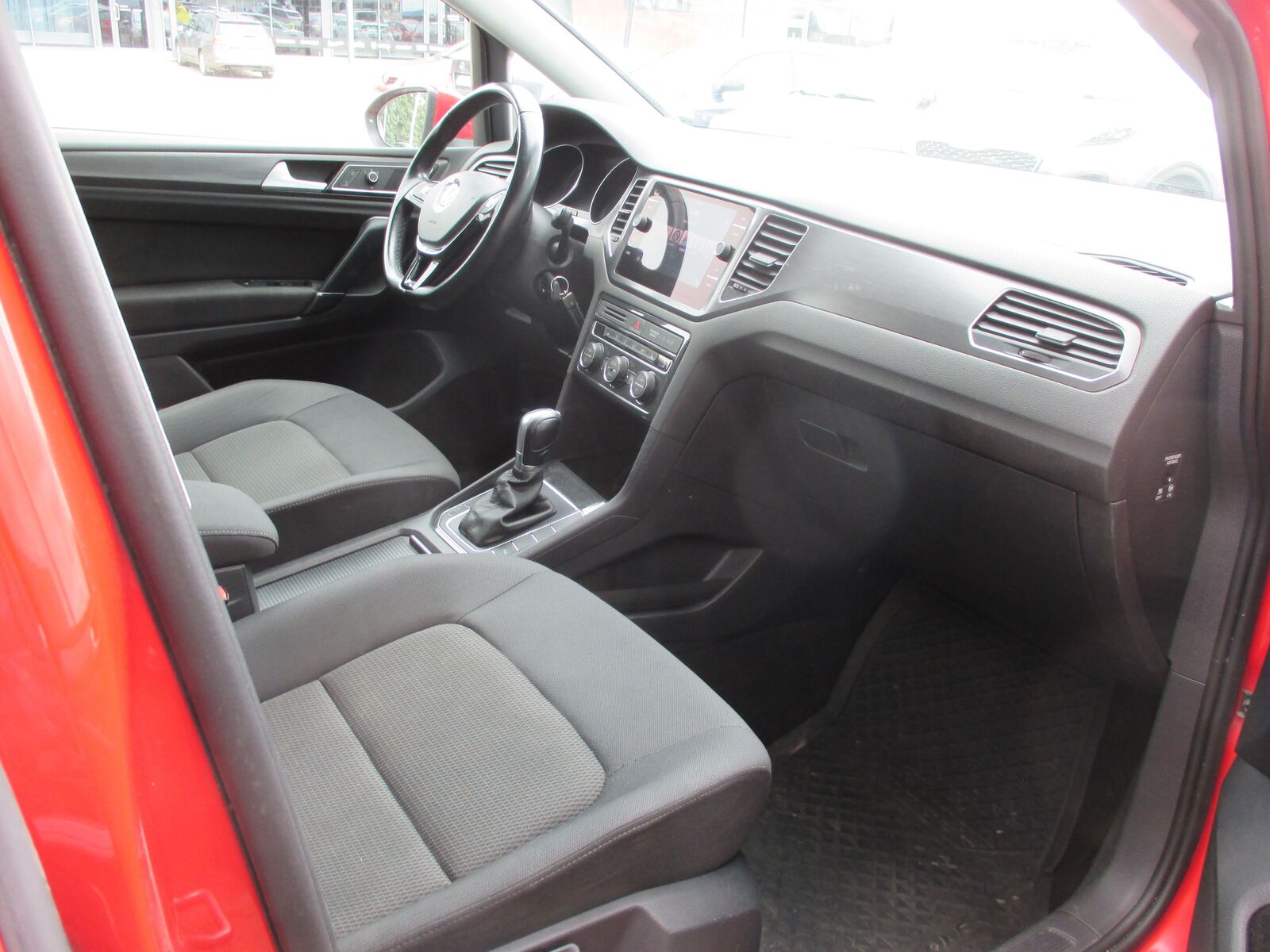 Volkswagen Golf Sportsvan 2019, photo 7/8