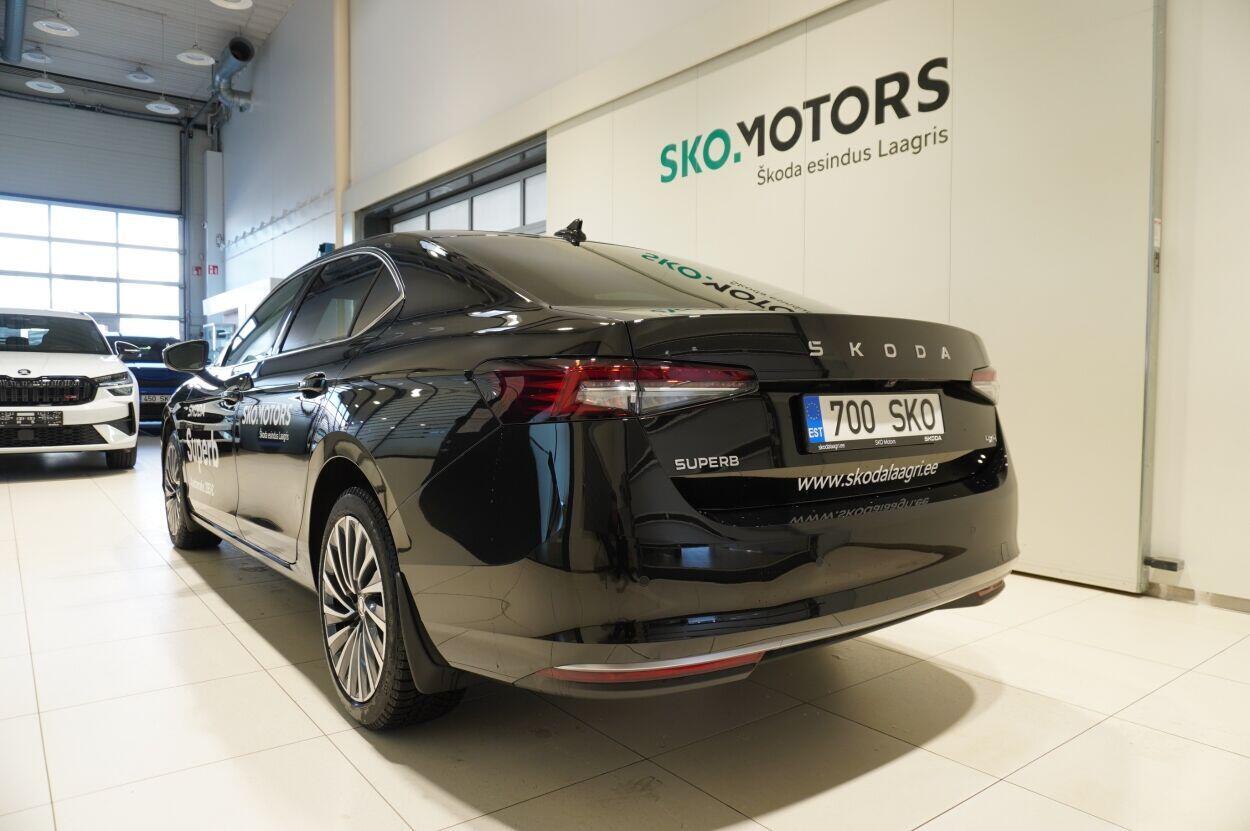 Škoda Superb 2025, photo 2/29
