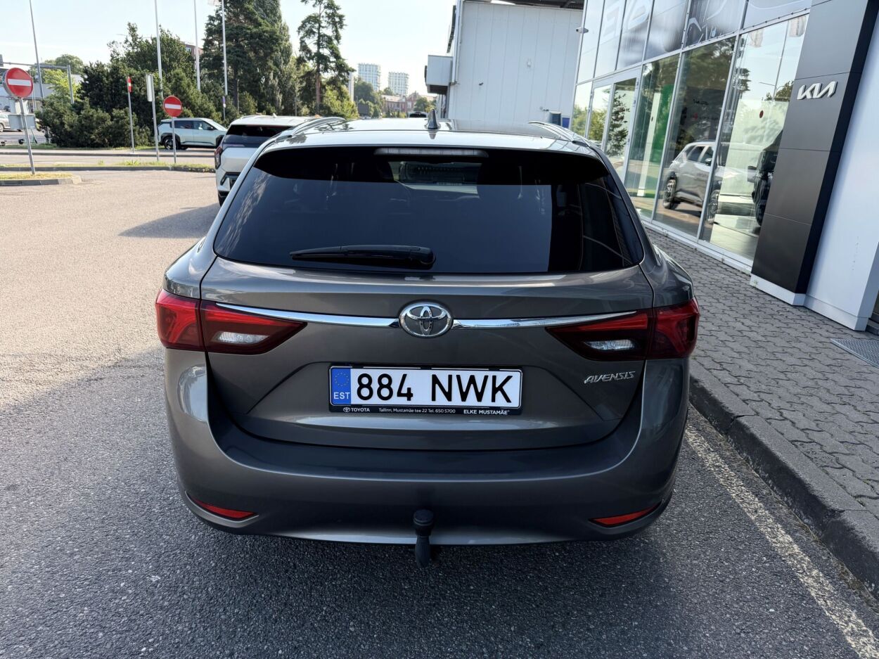 Toyota Avensis 2017, photo 3/10
