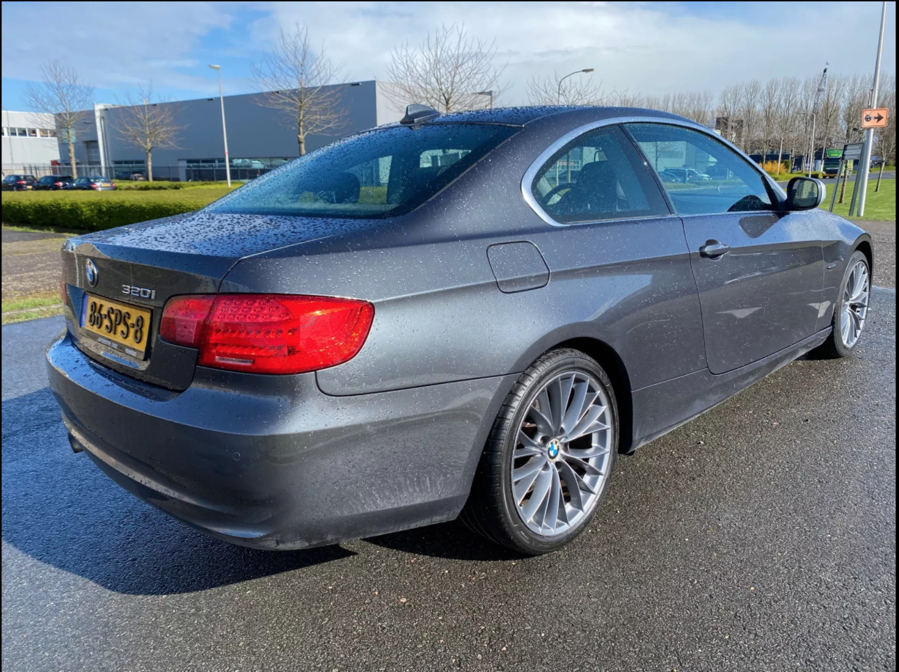 BMW 320 2011, photo 4/10