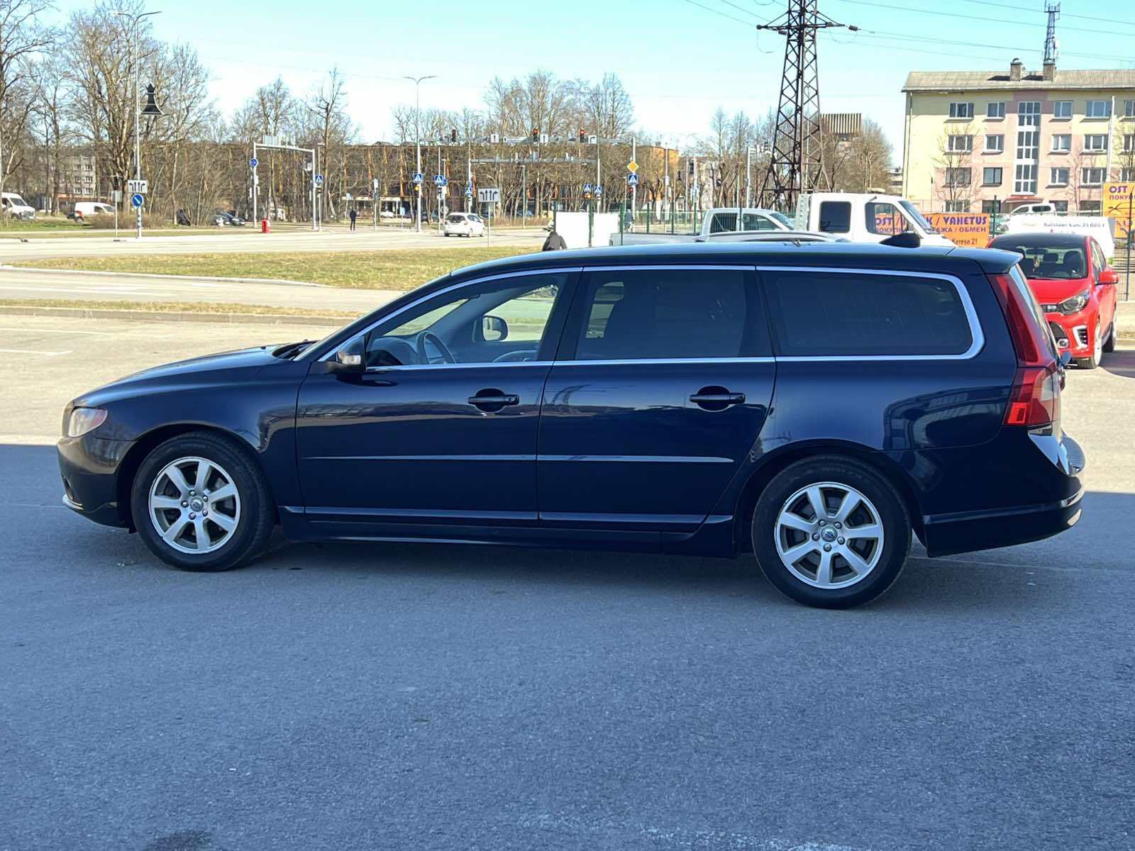 Volvo V70 2010, photo 3/10
