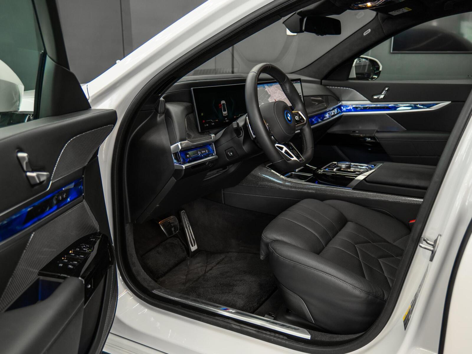 BMW i7 2025, photo 5/13
