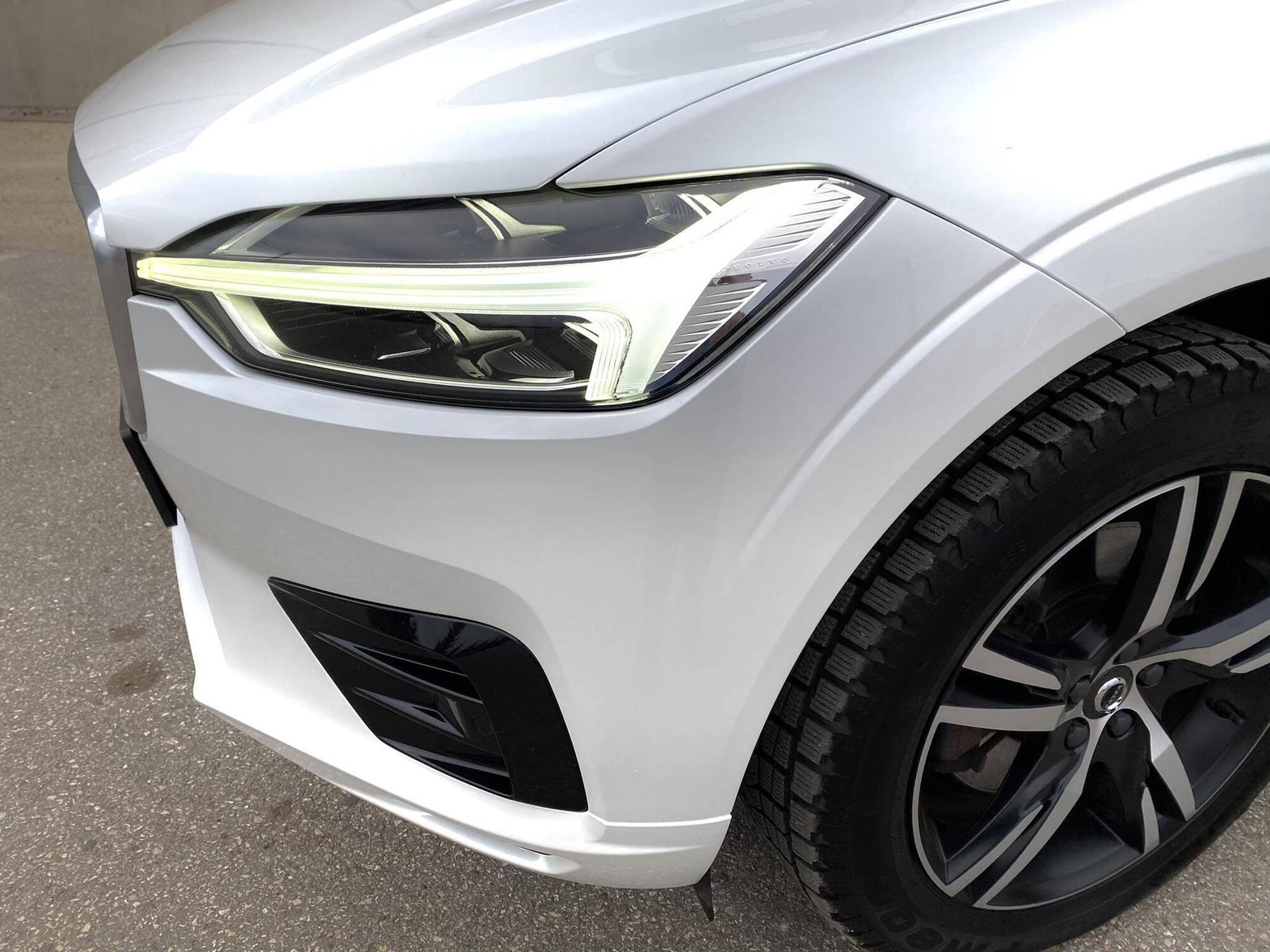 Volvo XC60 2017, photo 5/9
