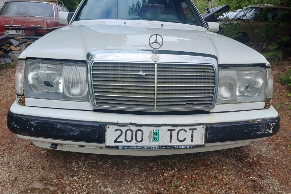 Mercedes-Benz 200, 1986, 2.0, 53 kW, дизель, механическая, задний привод