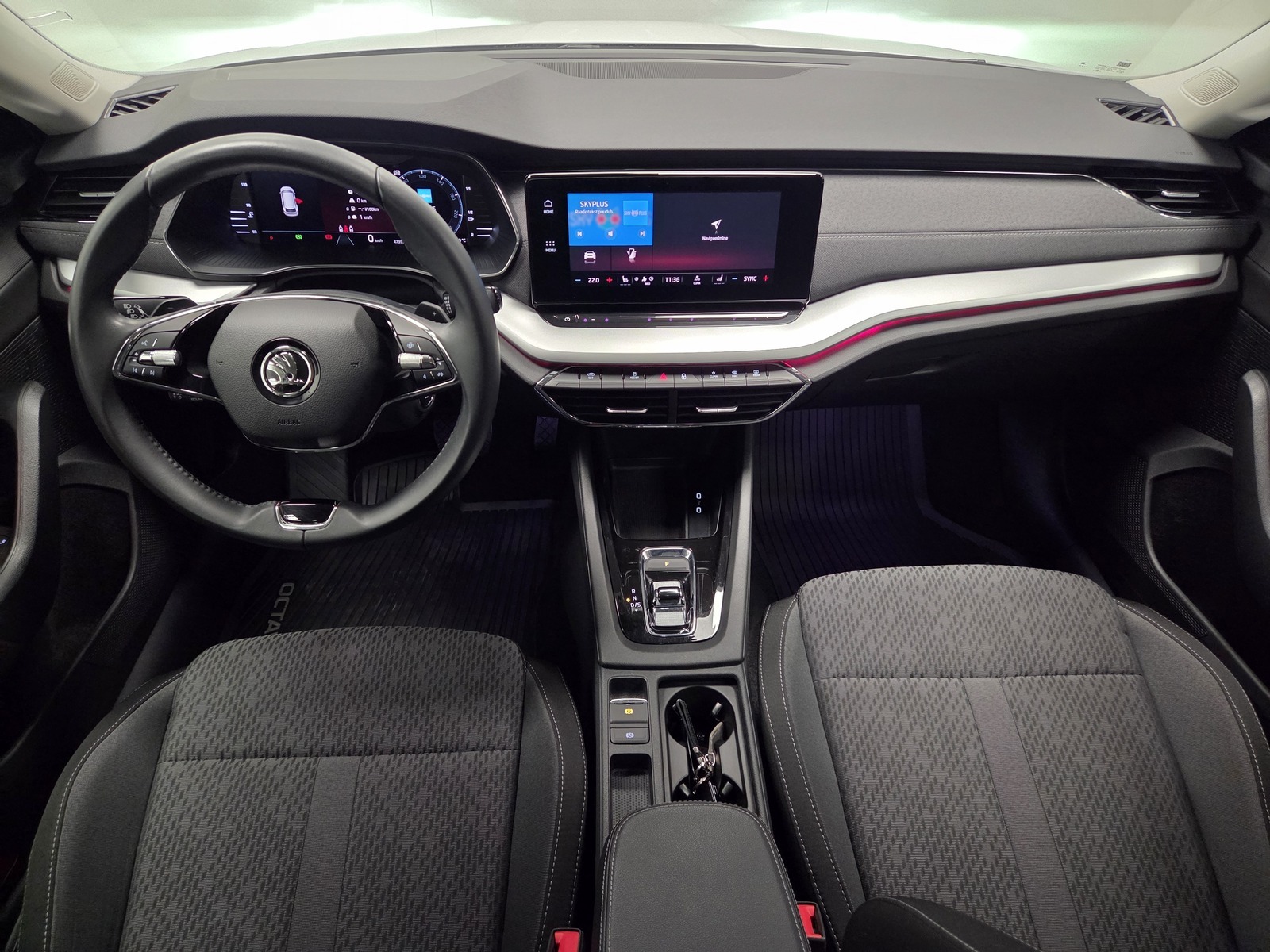 Škoda Octavia 2023, photo 7/24