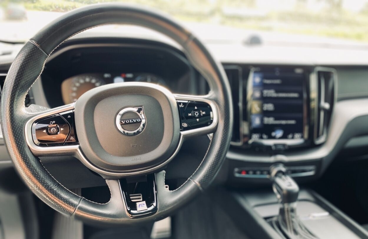 Volvo XC60 2017, photo 6/9