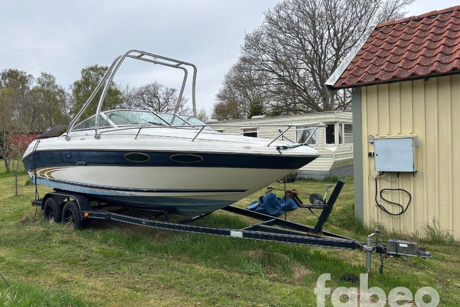 Sea Ray 230 Signature